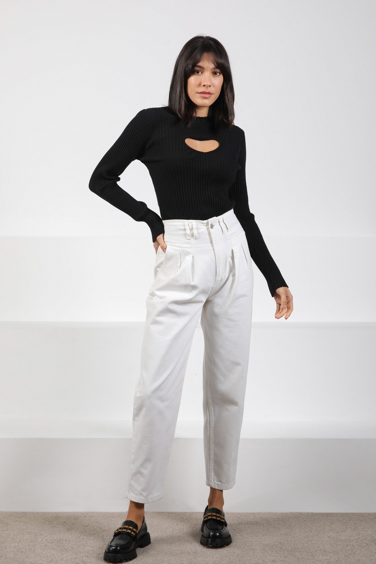 Ferraro Siyah Bisiklet Yaka Kalpli Kısa Kadın Triko Tulum