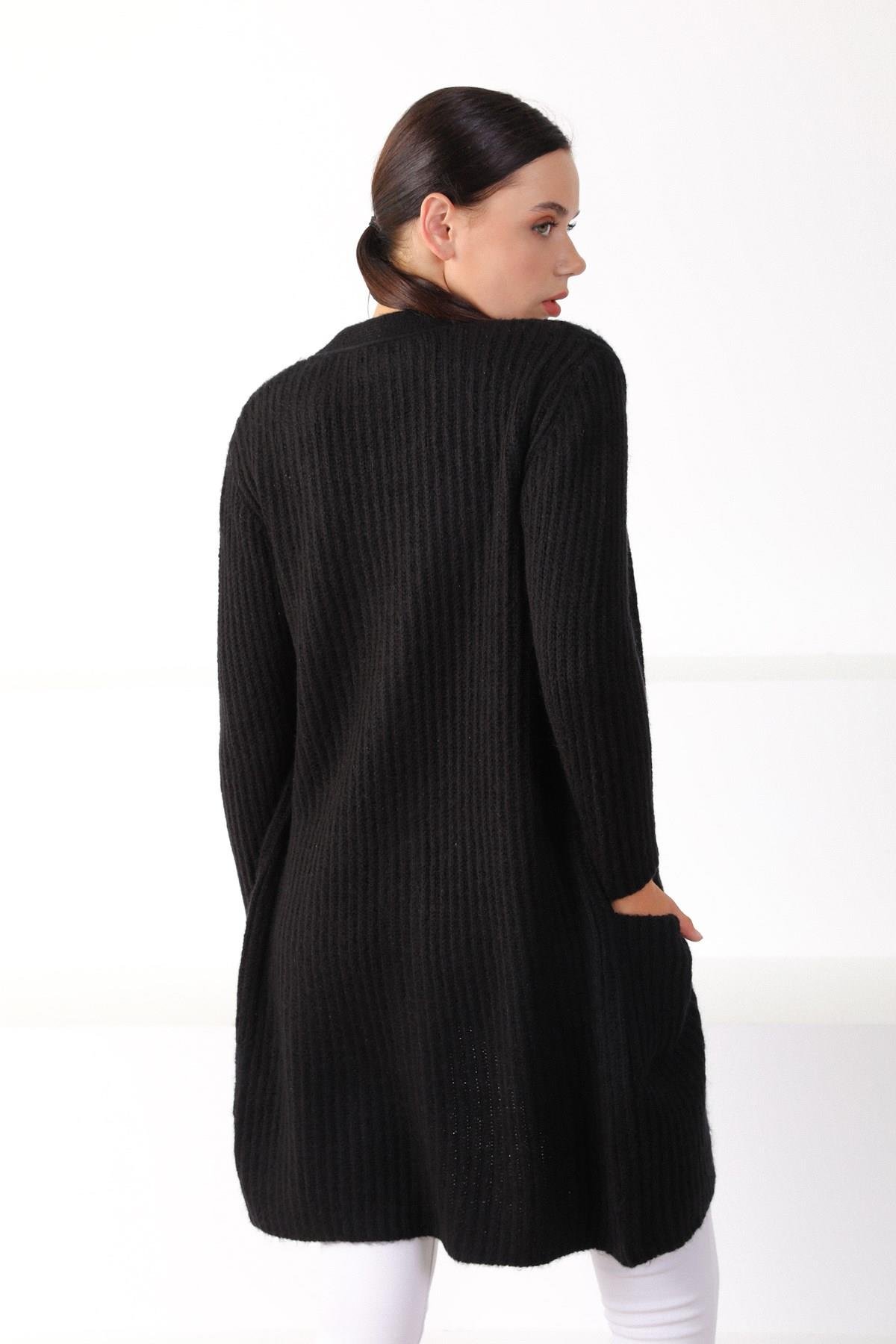 Ferraro Siyah Düğmeli Yün Kadın Triko Hırka 