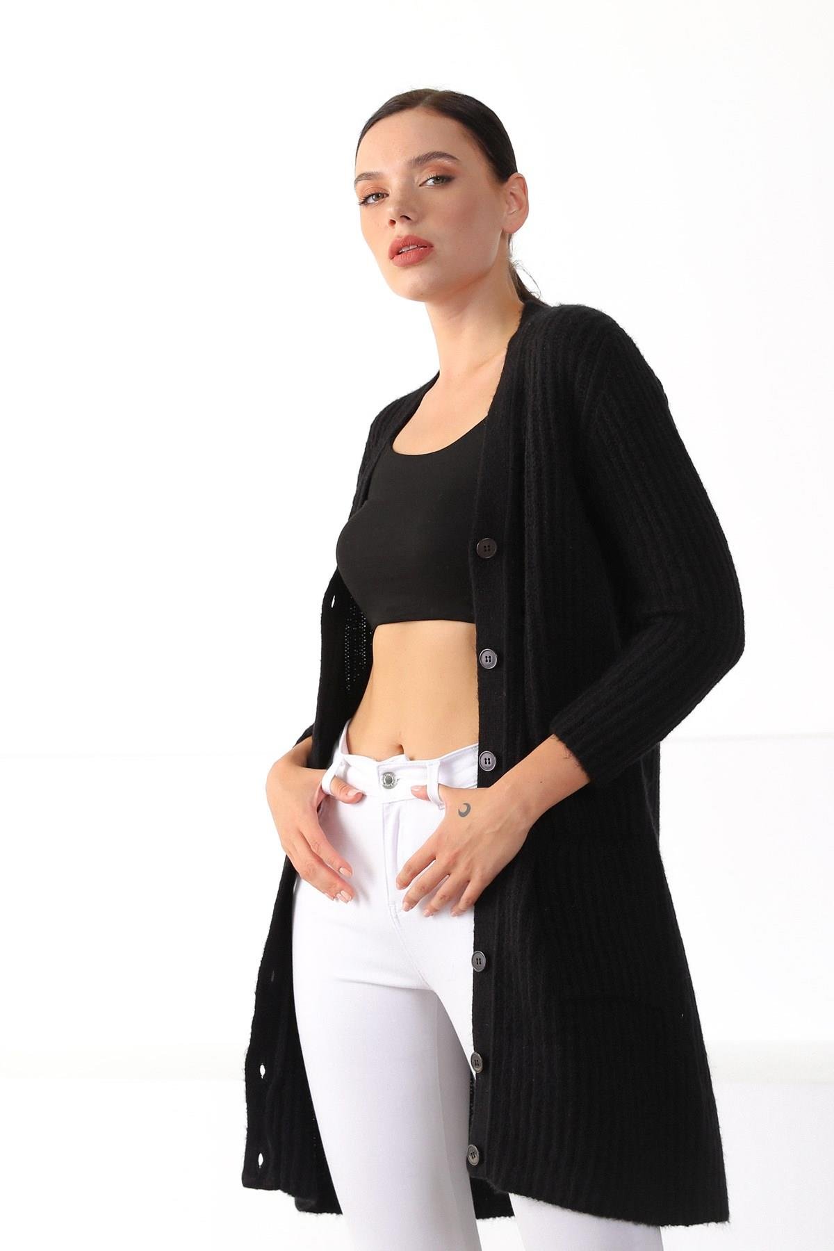 Ferraro Siyah Düğmeli Yün Kadın Triko Hırka 