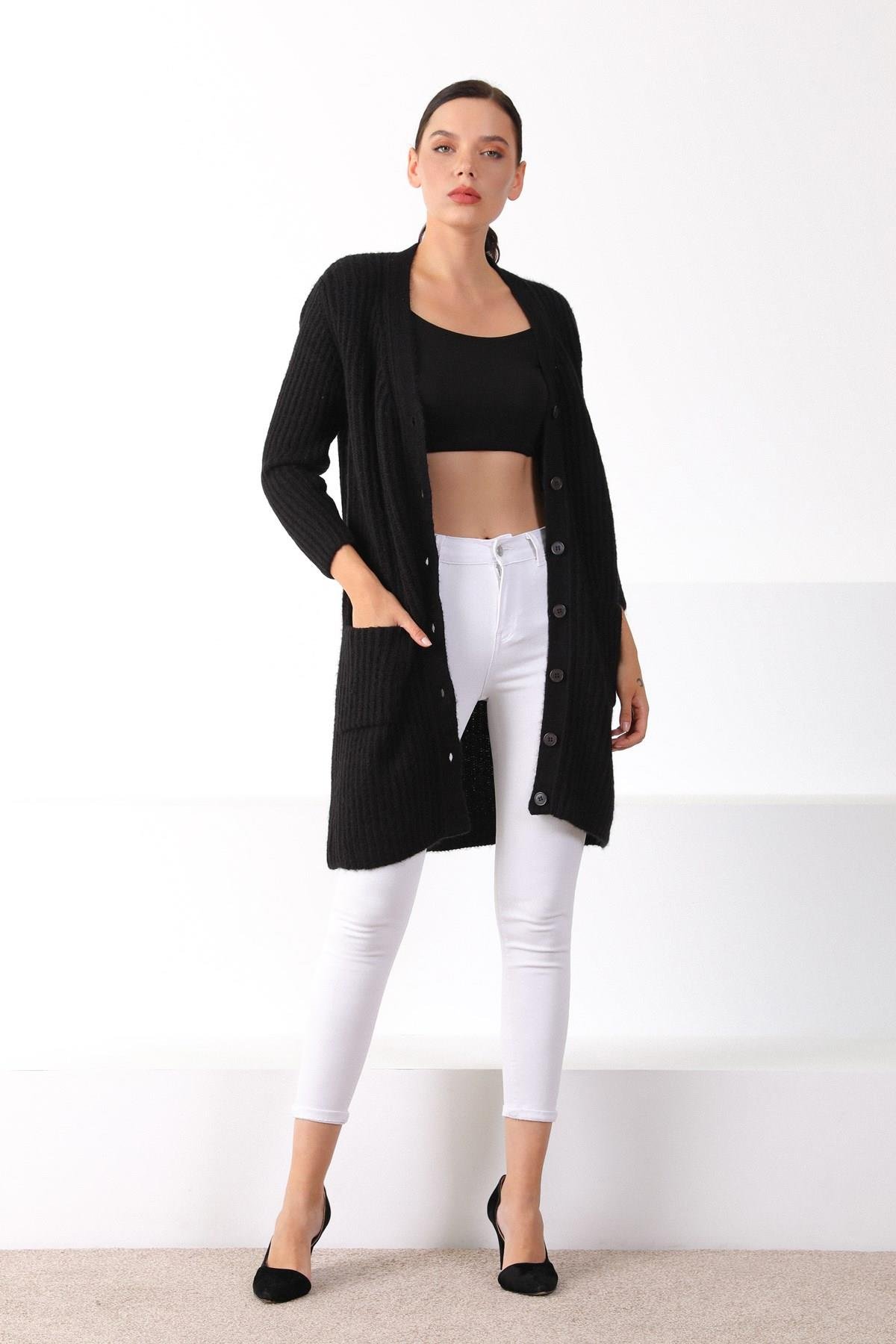 Ferraro Siyah Düğmeli Yün Kadın Triko Hırka 