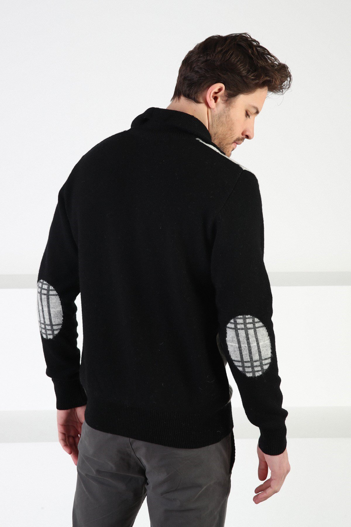 Ferraro Siyah Fermuarlı Dik Yaka %100 Kuzu Yünü Erkek Kazak