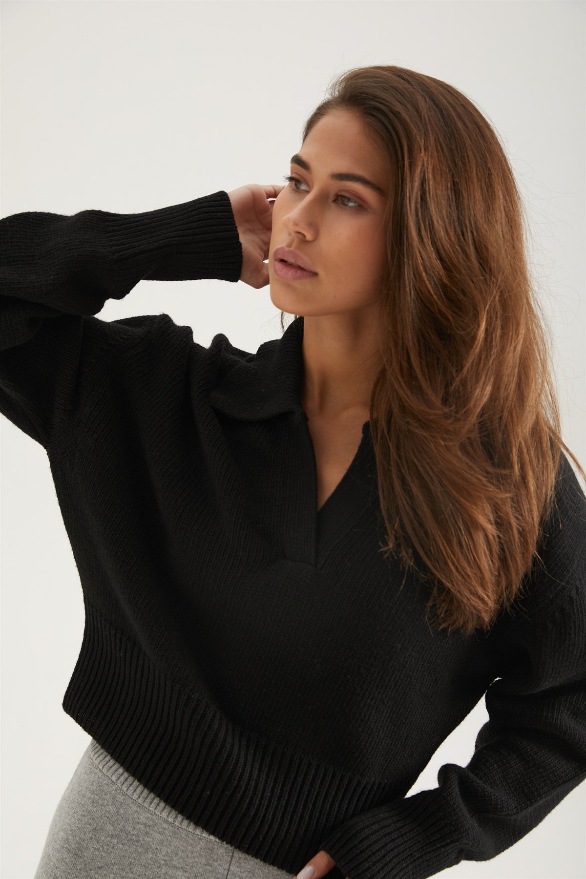 Ferraro Siyah Gömlek Yaka Kadın Triko Kazak