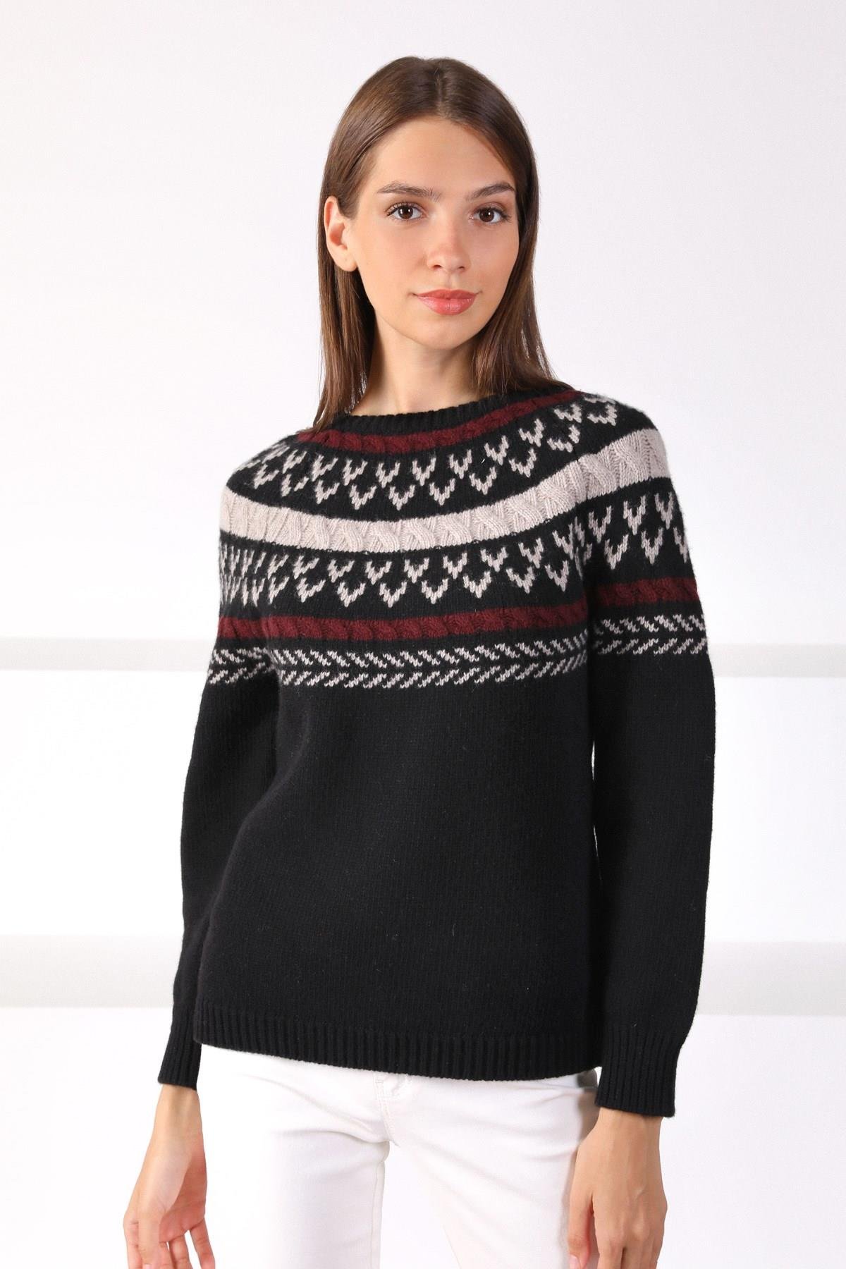 Ferraro Siyah Jakarlı Desenli %100 Kuzu Yünü Kadın Triko Kazak