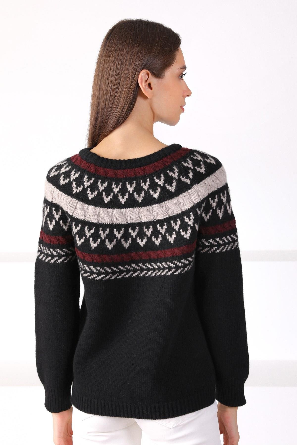 Ferraro Siyah Jakarlı Desenli %100 Kuzu Yünü Kadın Triko Kazak