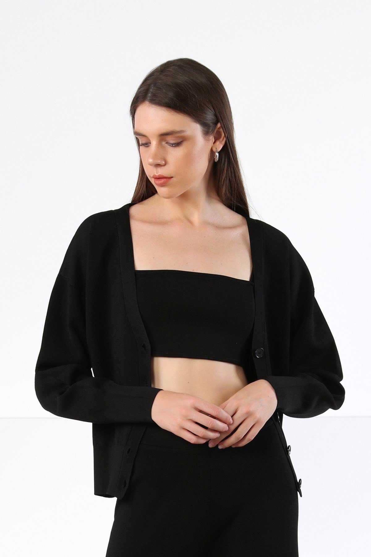 Ferraro Siyah Kol Detay Düğmeli Kadın Triko Hırka