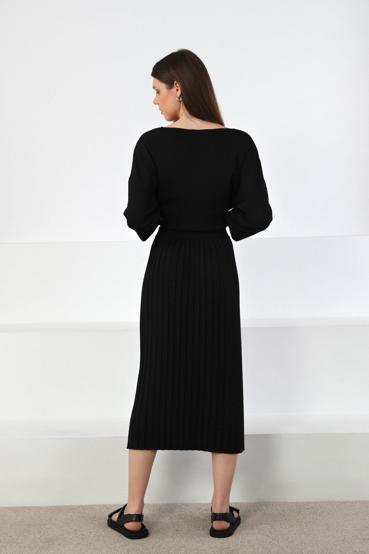 Ferraro Siyah Midi Boy Pileli Kadın Triko Etek