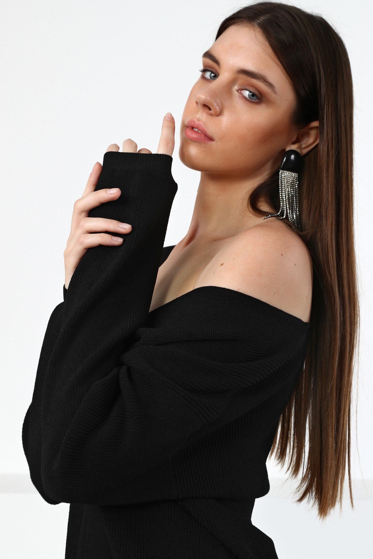 Ferraro Siyah Midi Boy Yandan Yırtmaçlı Kadın Triko Etek