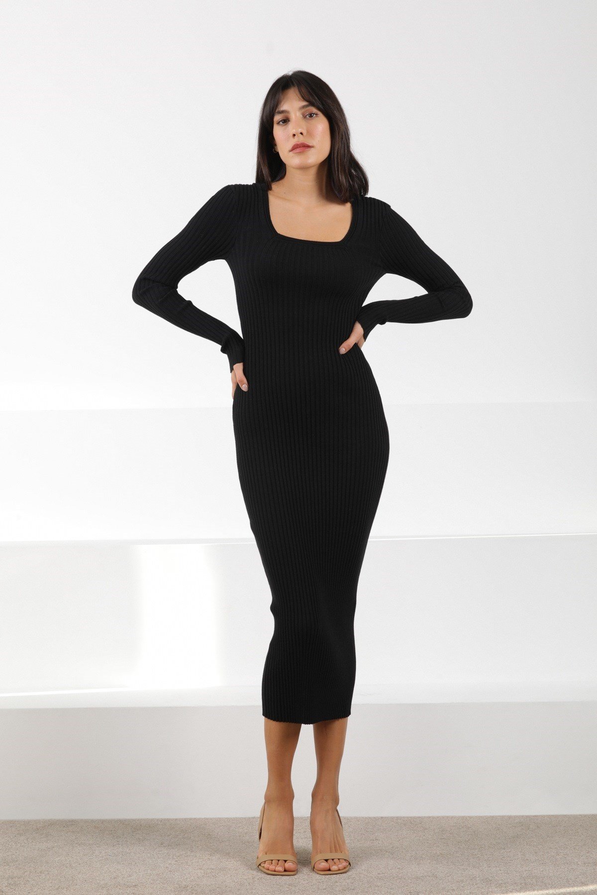 Ferraro Siyah Pencere Yaka Kadın Triko Elbise