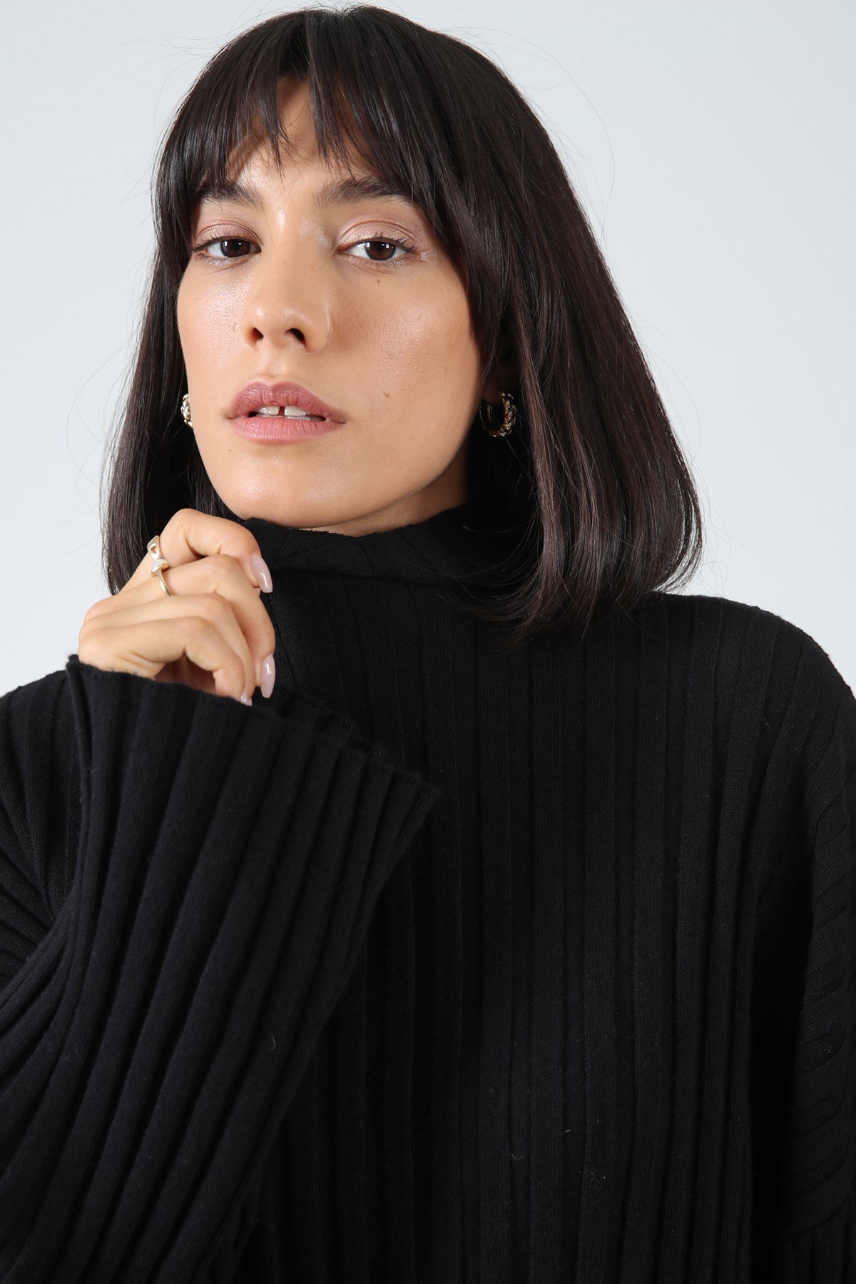 Ferraro Siyah Uzun Kollu Balıkçı Yaka Kaşmirli Kadın Triko Kazak