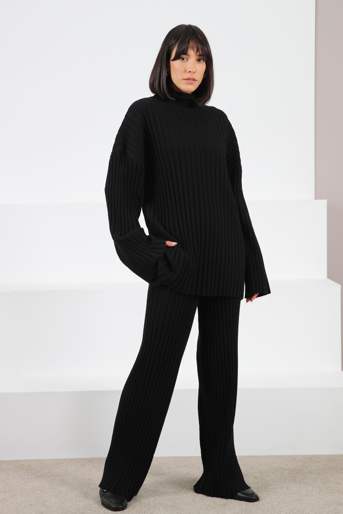 Ferraro Siyah Uzun Kollu Balıkçı Yaka Kaşmirli Kadın Triko Kazak