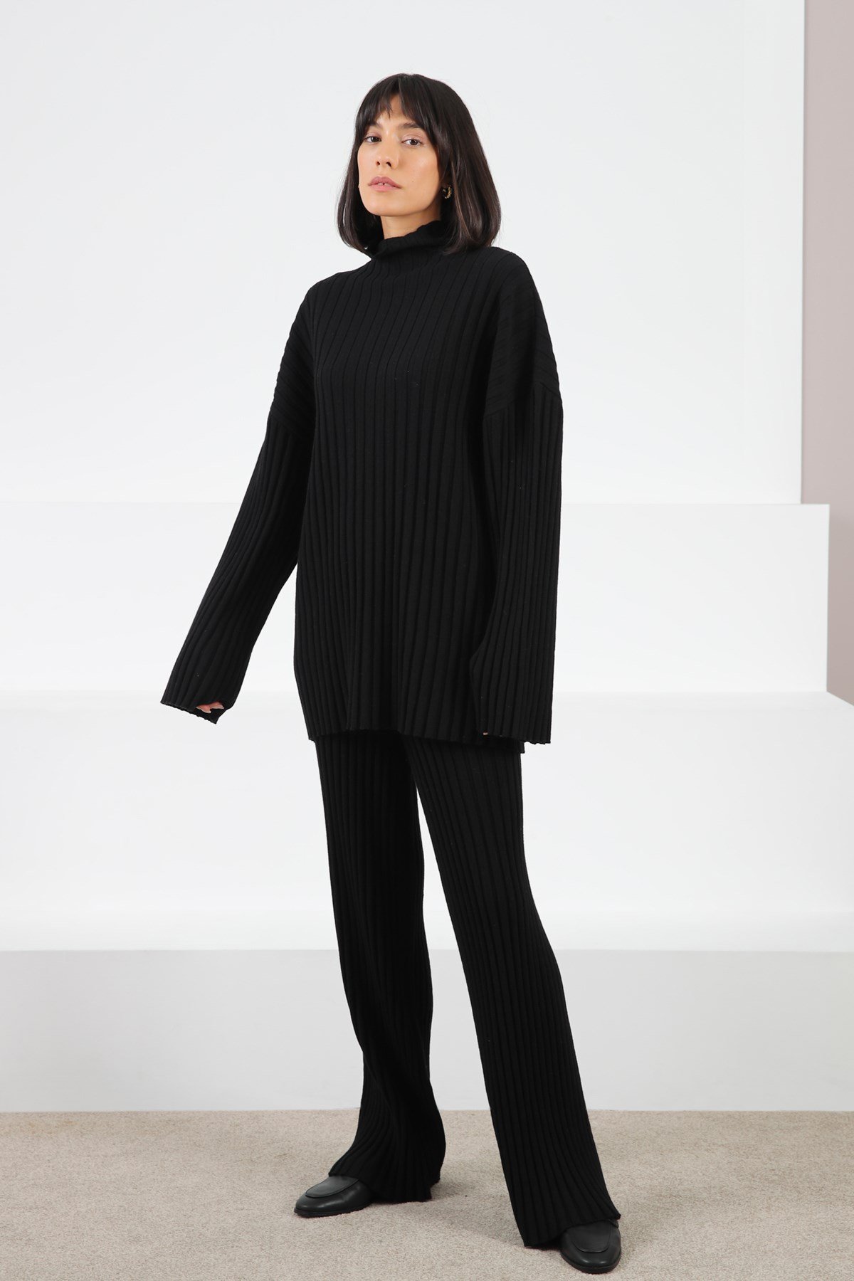 Ferraro Siyah Uzun Kollu Balıkçı Yaka Kaşmirli Kadın Triko Kazak