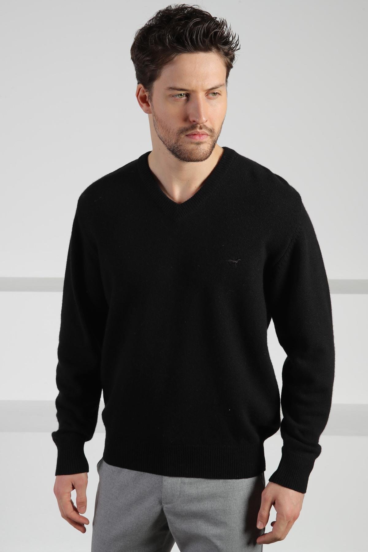 Ferraro Siyah V Yaka Erkek Uzun Kollu %100 Kuzu Yünü Triko Kazak