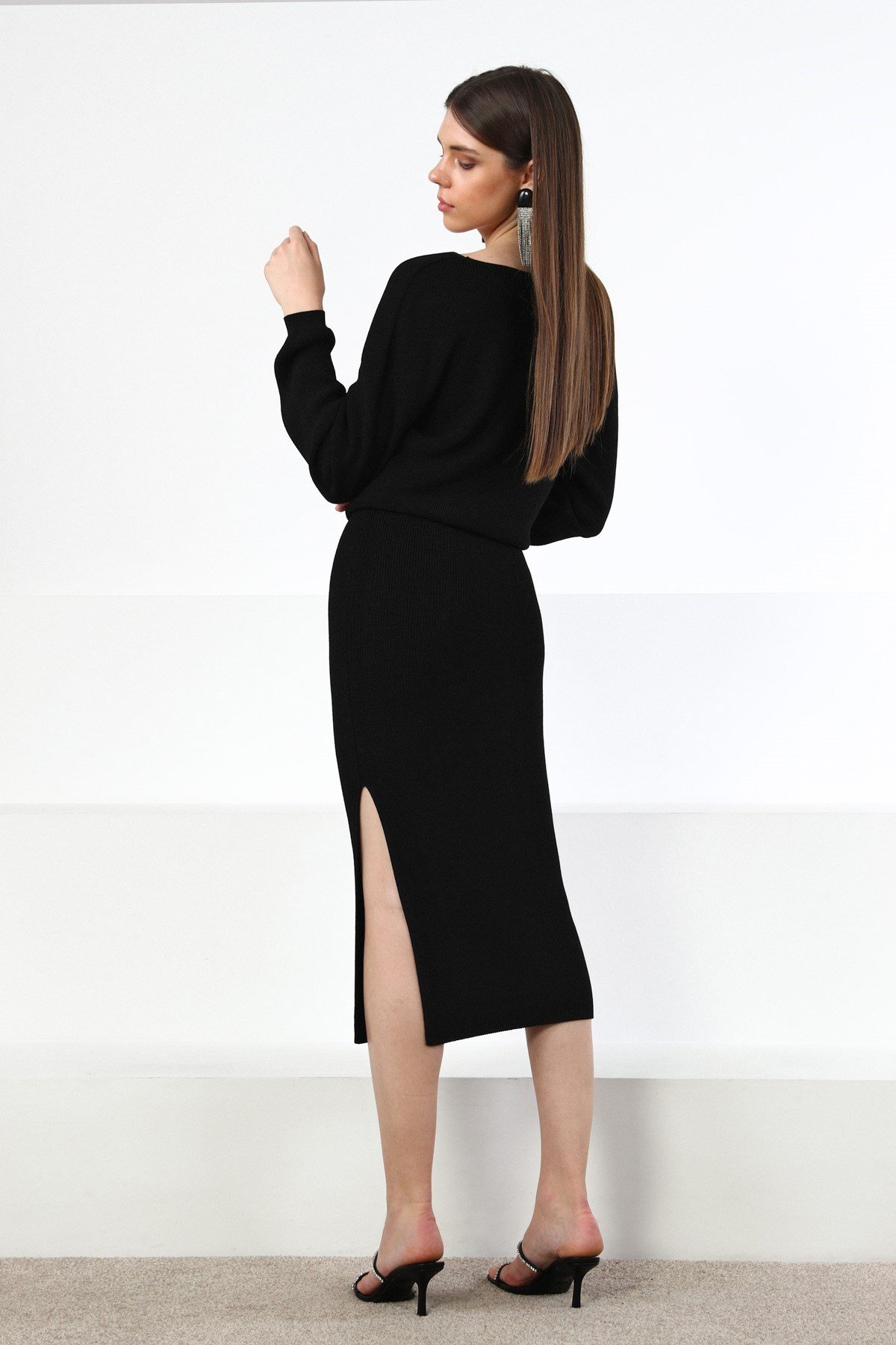 Ferraro Siyah V Yaka Kadın Triko Kazak