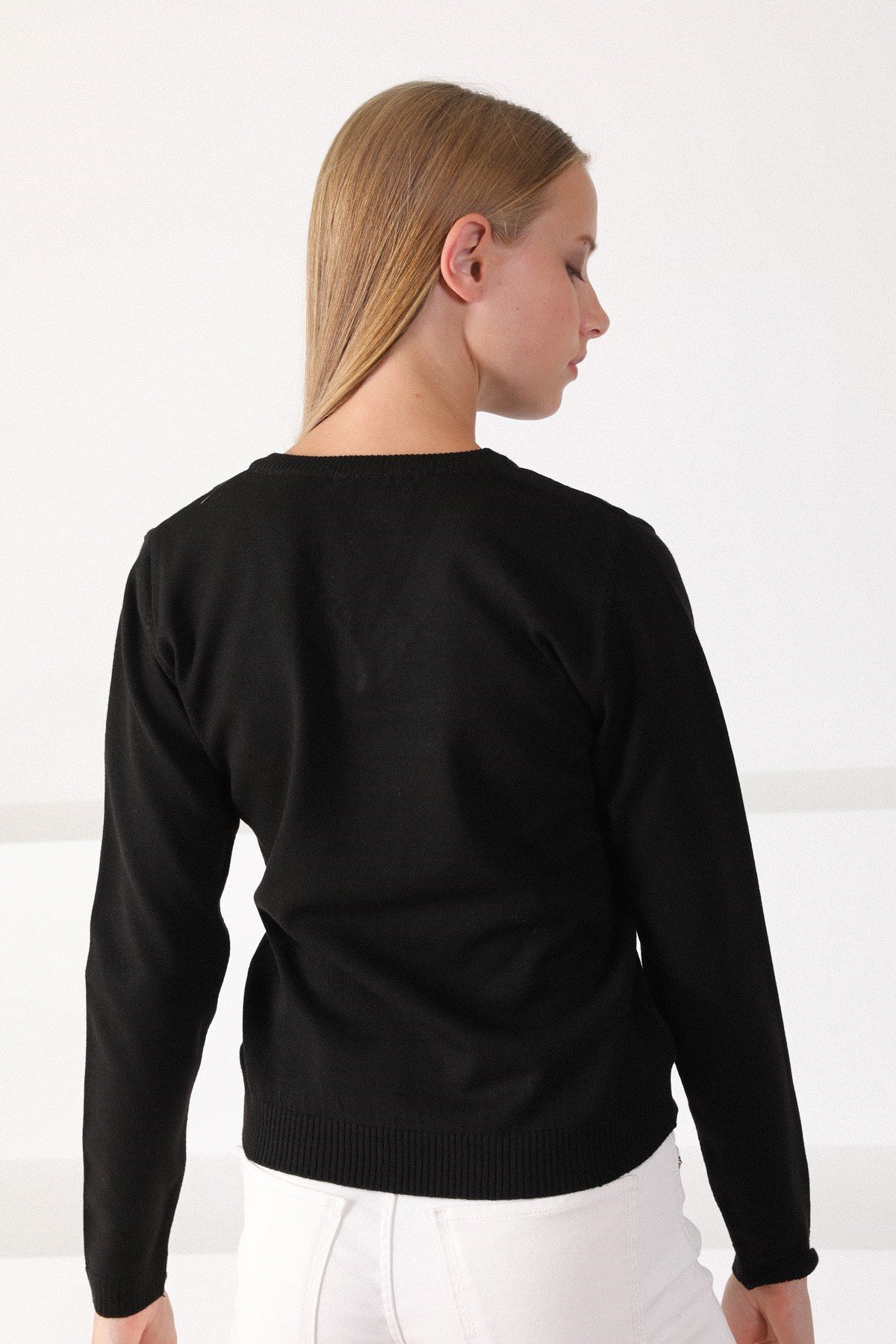 Ferraro Siyah V Yaka Kadın Triko Kazak