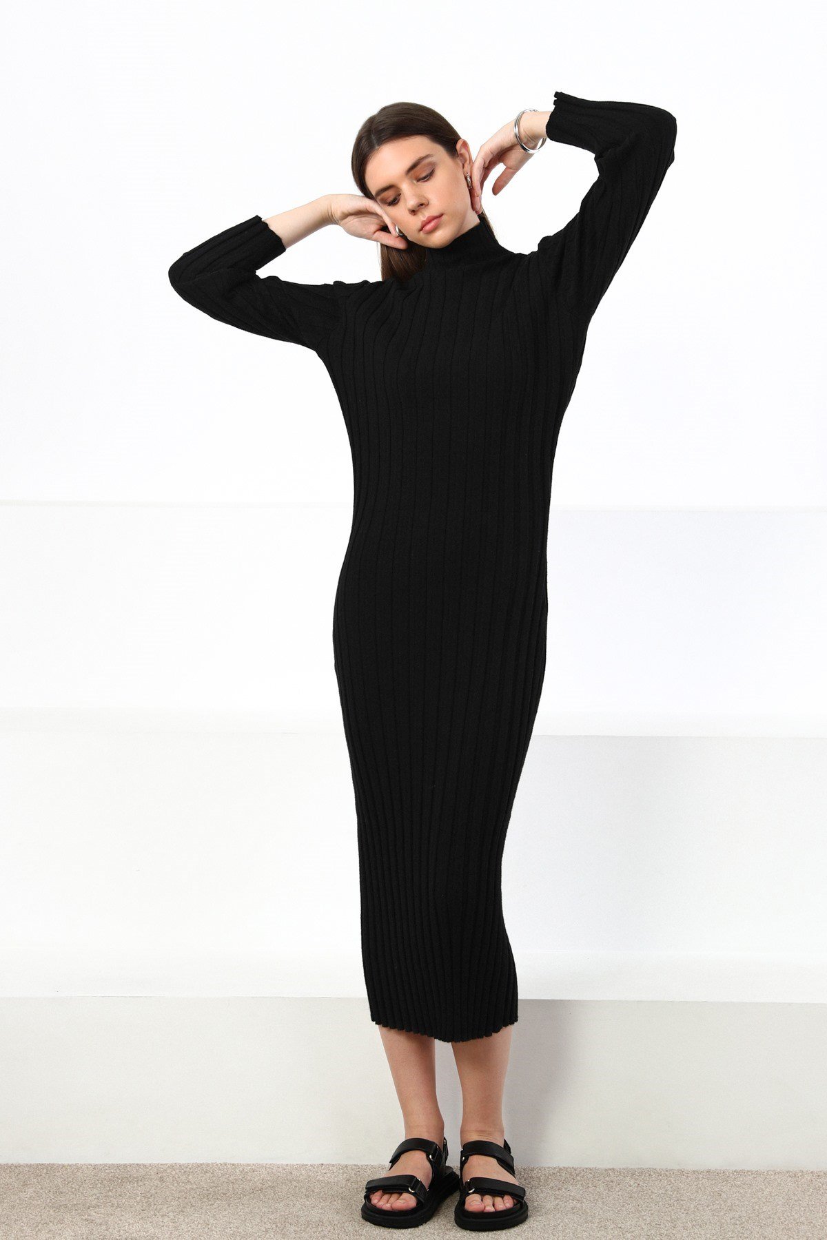 Ferraro Siyah Yarım Balıkçı Fitilli Midi Boy Kaşmirli Kadın Triko Elbise