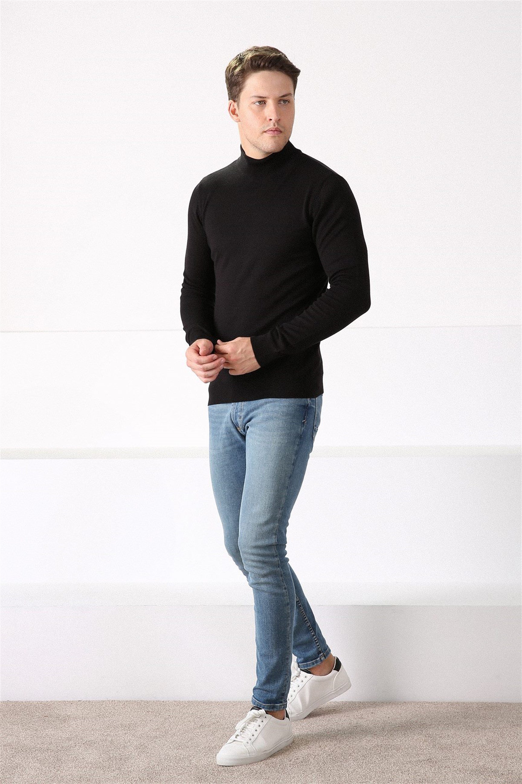 Ferraro Siyah Yarım Balıkçı Yaka Erkek Pamuk Kazak