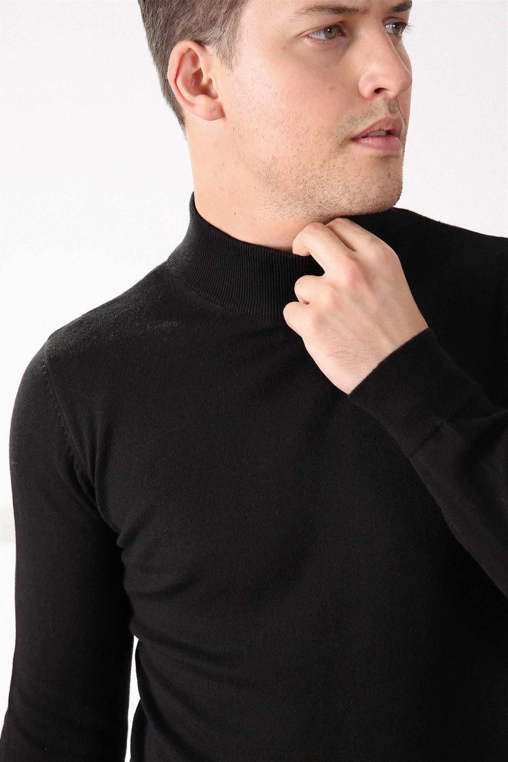 Ferraro Siyah Yarım Balıkçı Yaka Erkek Pamuk Kazak