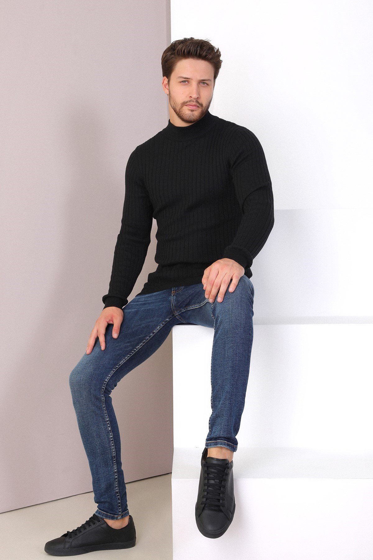 Ferraro Siyah Yarım Balıkçı Yaka Fitilli Erkek Kazak