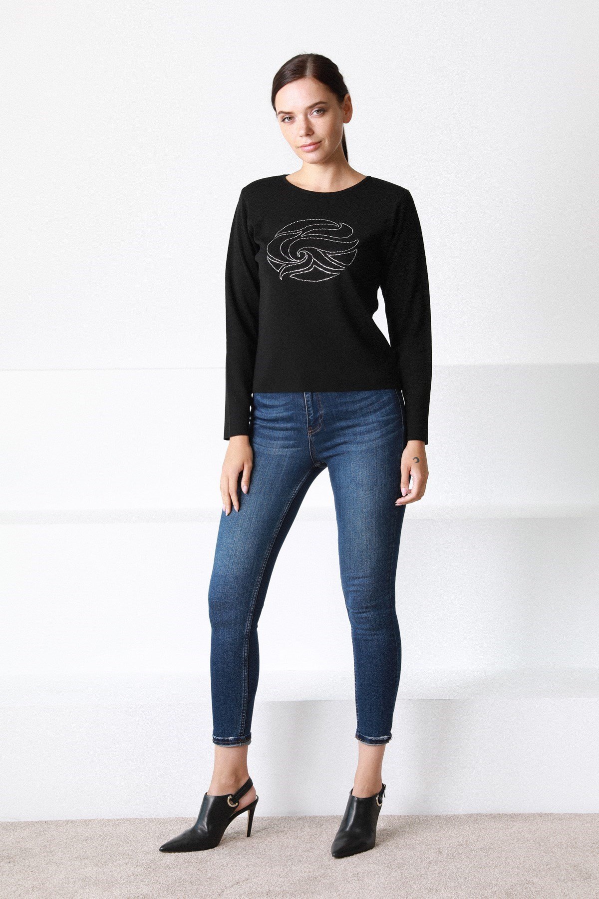 Ferraro Siyah Yuvarlak Yaka İtalyan Merino Yünü Kadın Triko Kazak