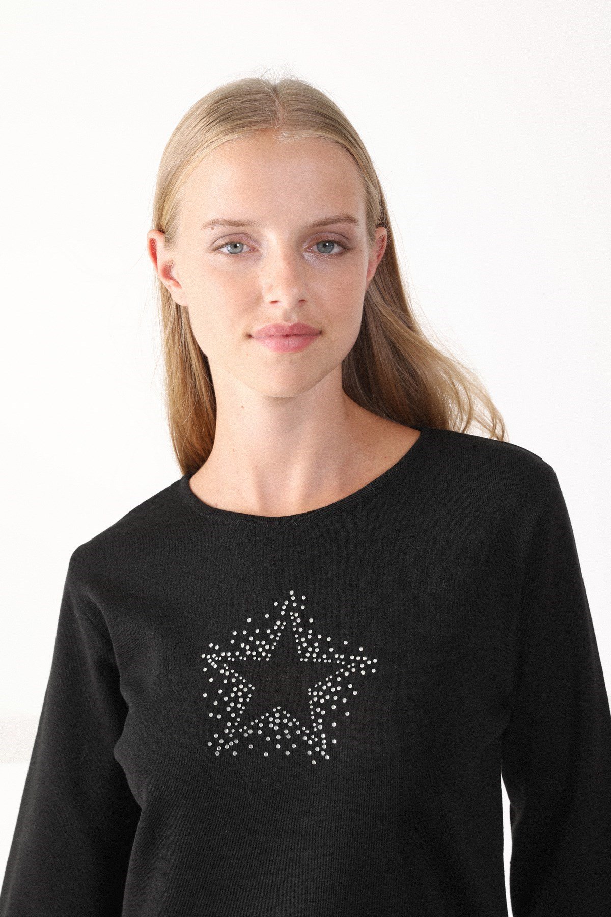 Ferraro Siyah Yuvarlak Yaka İtalyan Merino Yünü Kadın Triko Kazak