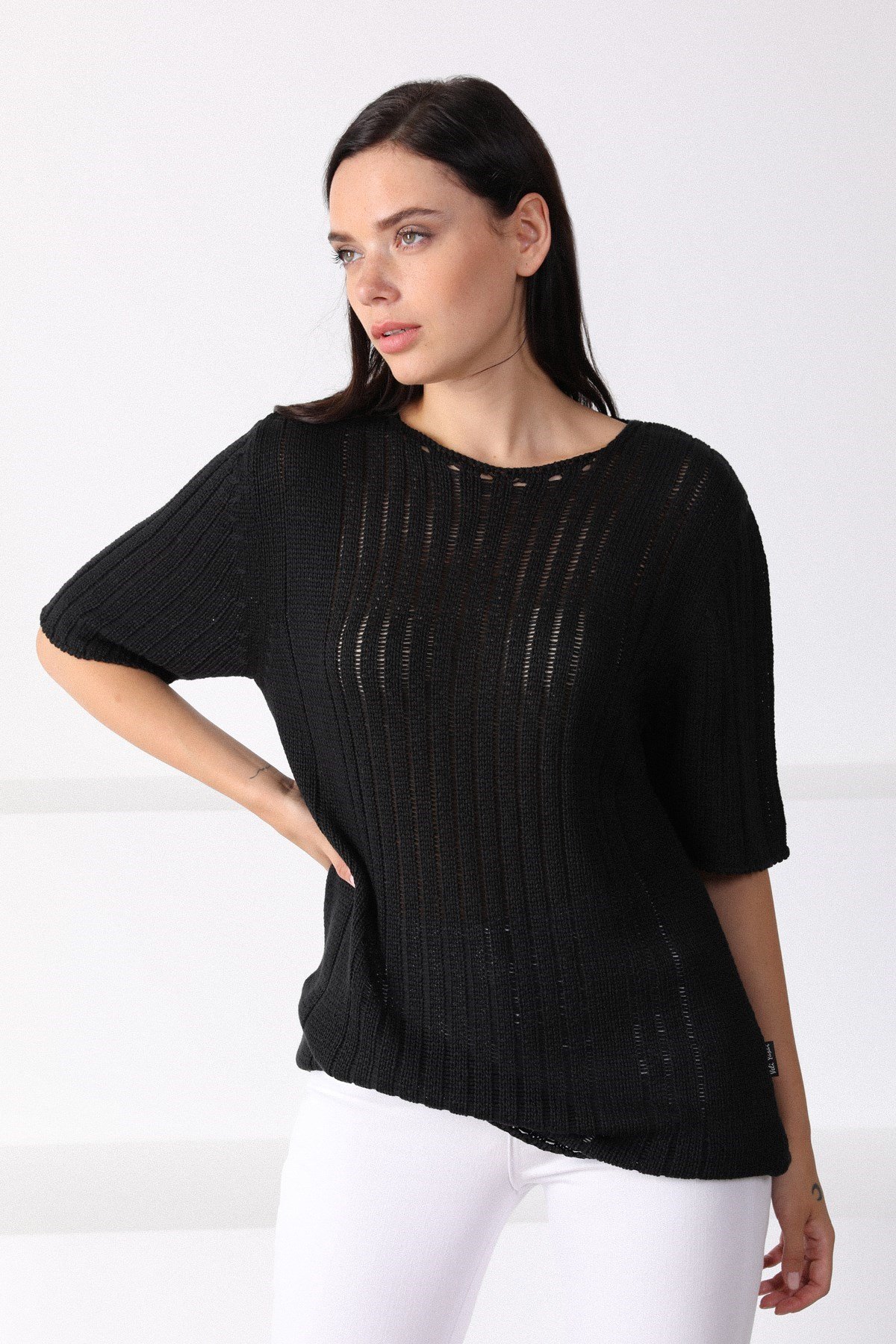 Ferraro Siyah Yuvarlak Yaka Kadın Triko Kazak