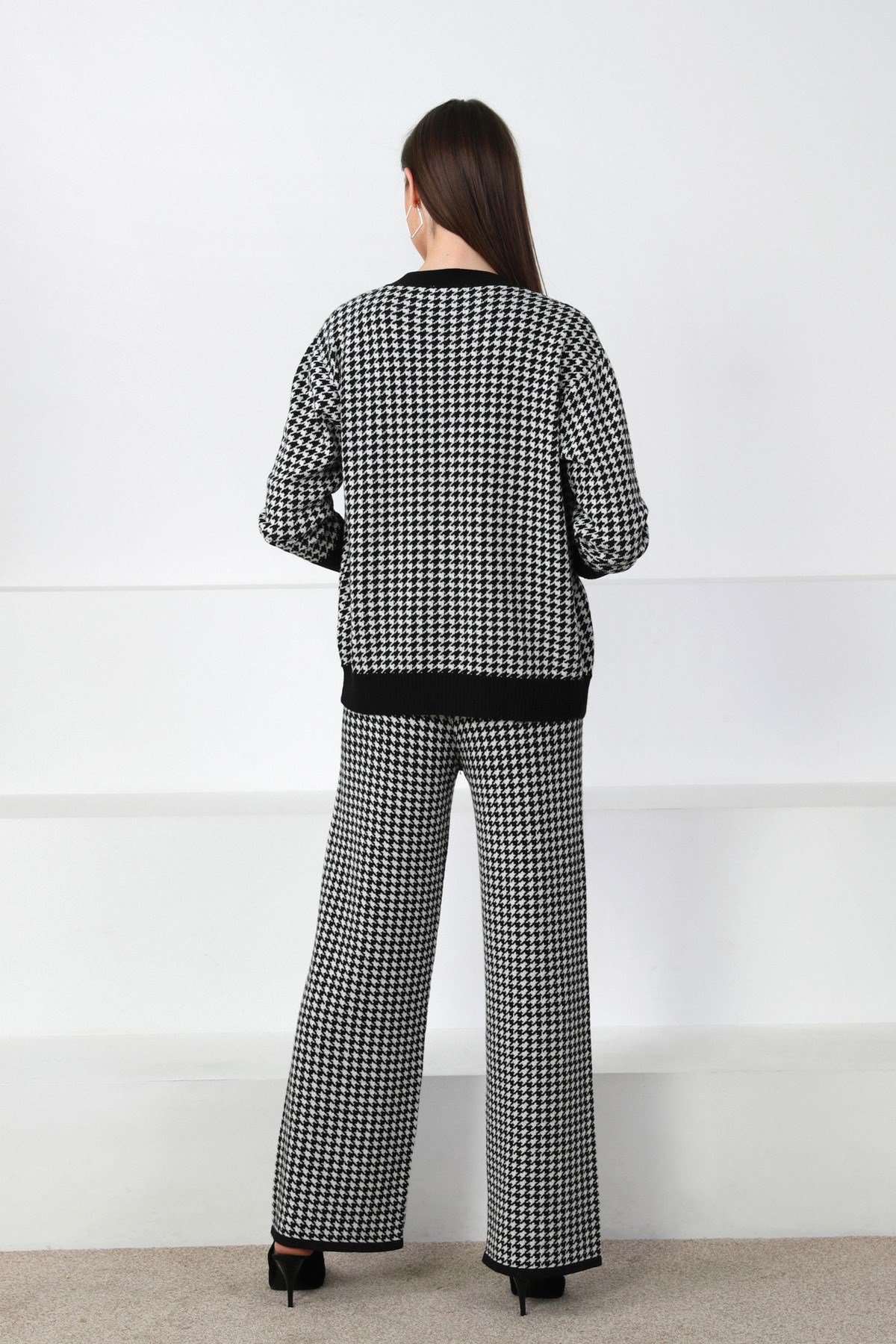 Ferraro Siyah/Beyaz Kaz Ayağı Desen Bol Paça Kaşmirli Kadın Triko Pantolon