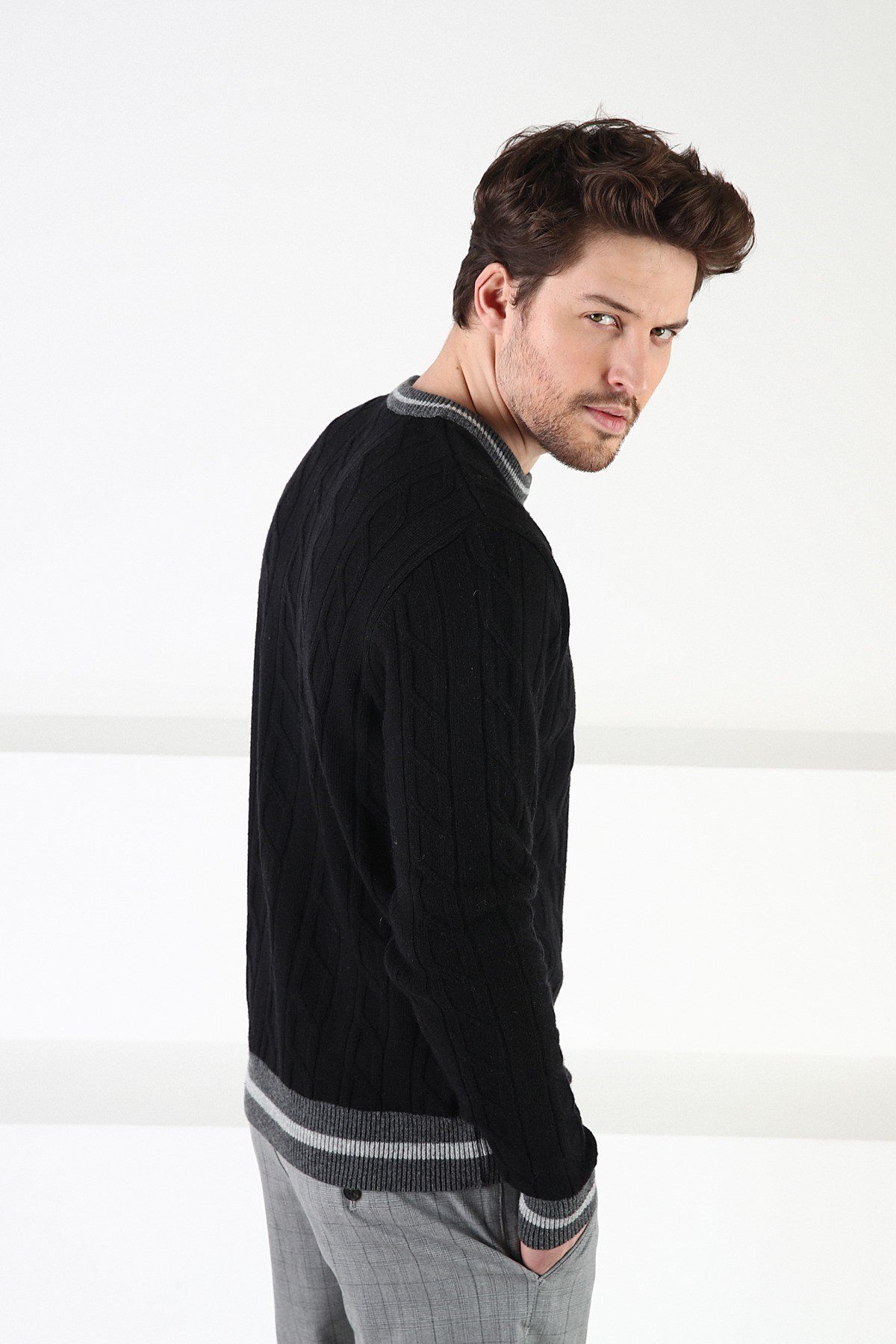 Ferraro Siyah/Füme Bisiklet Yaka %100 Kuzu Yünü Erkek Kazak