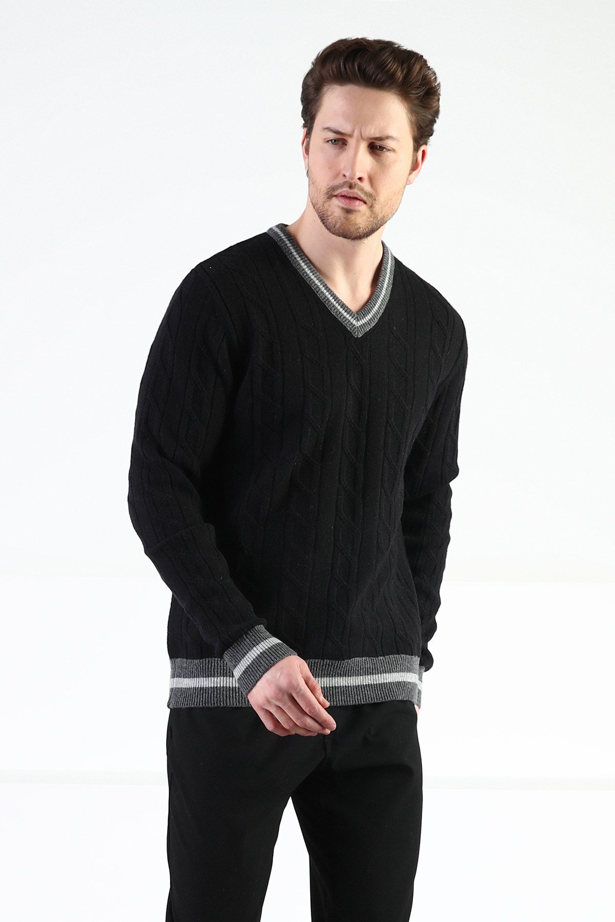 Ferraro Siyah/Füme V Yaka %100 Kuzu Yünü Erkek Kazak