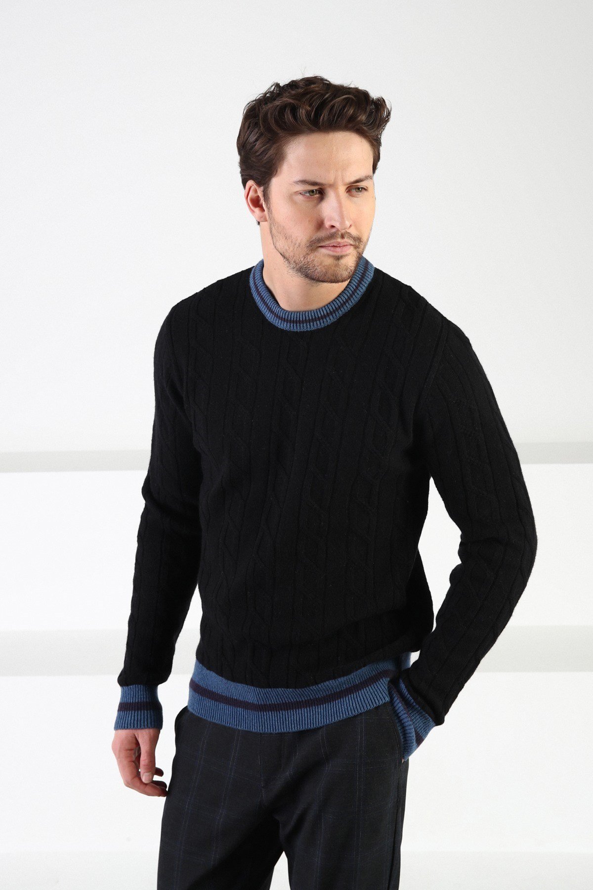 Ferraro Siyah/İndigo Bisiklet Yaka %100 Kuzu Yünü Erkek Kazak