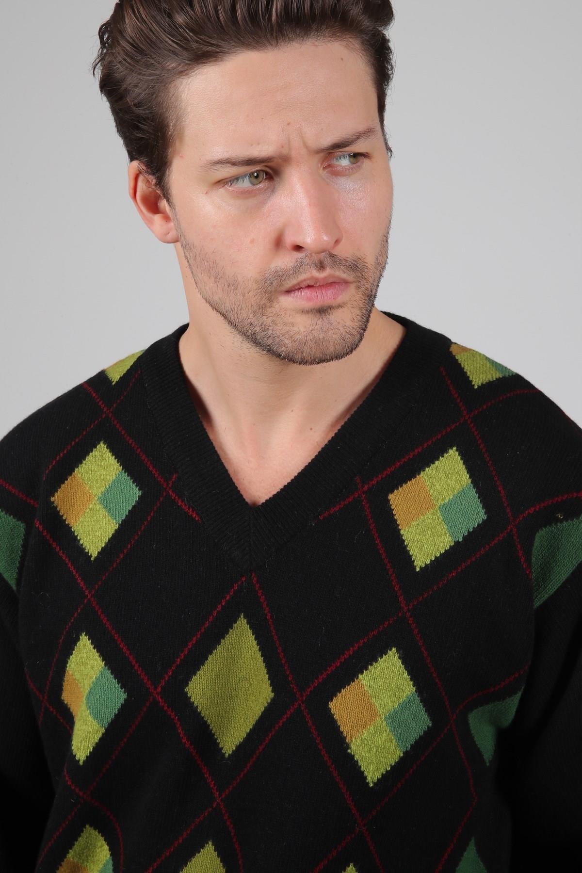Ferraro Siyah/Yeşil V Yaka Yeşil Baklava Desenli Uzun Kollu %100 Kuzu Yünü Erkek Triko Kazak
