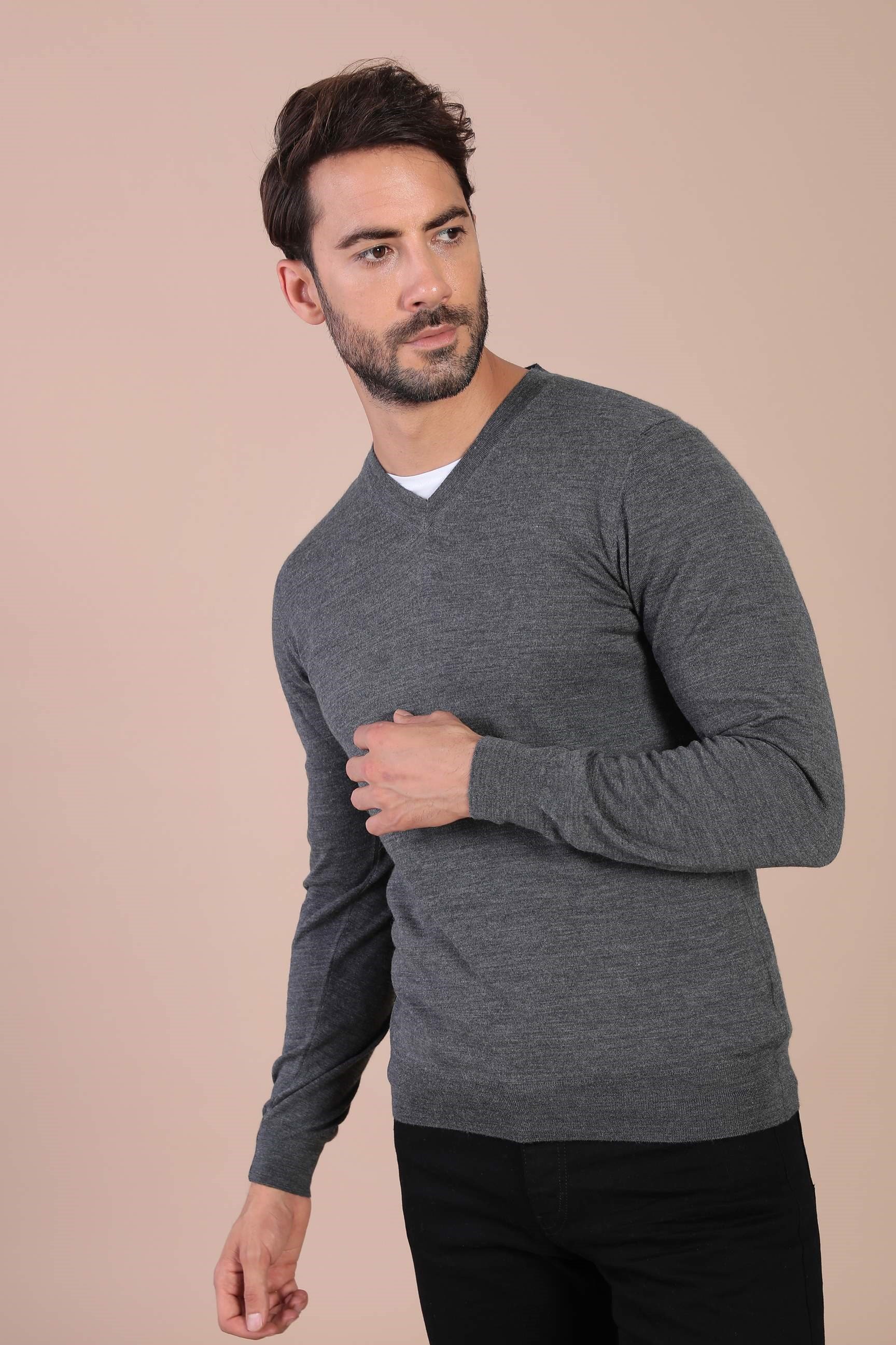 Ferraro V Yaka Superfine Yün Kazak