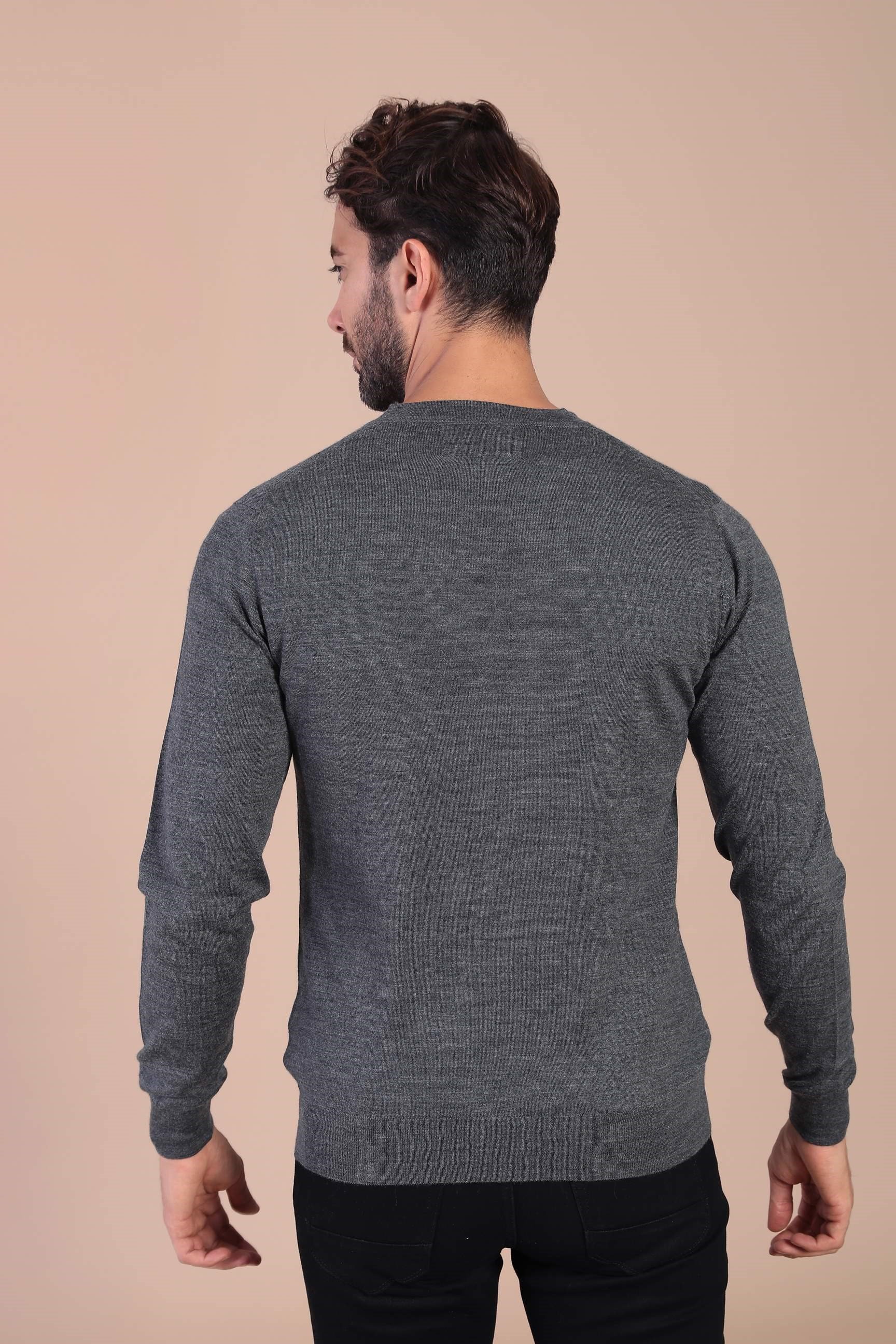 Ferraro V Yaka Superfine Yün Kazak