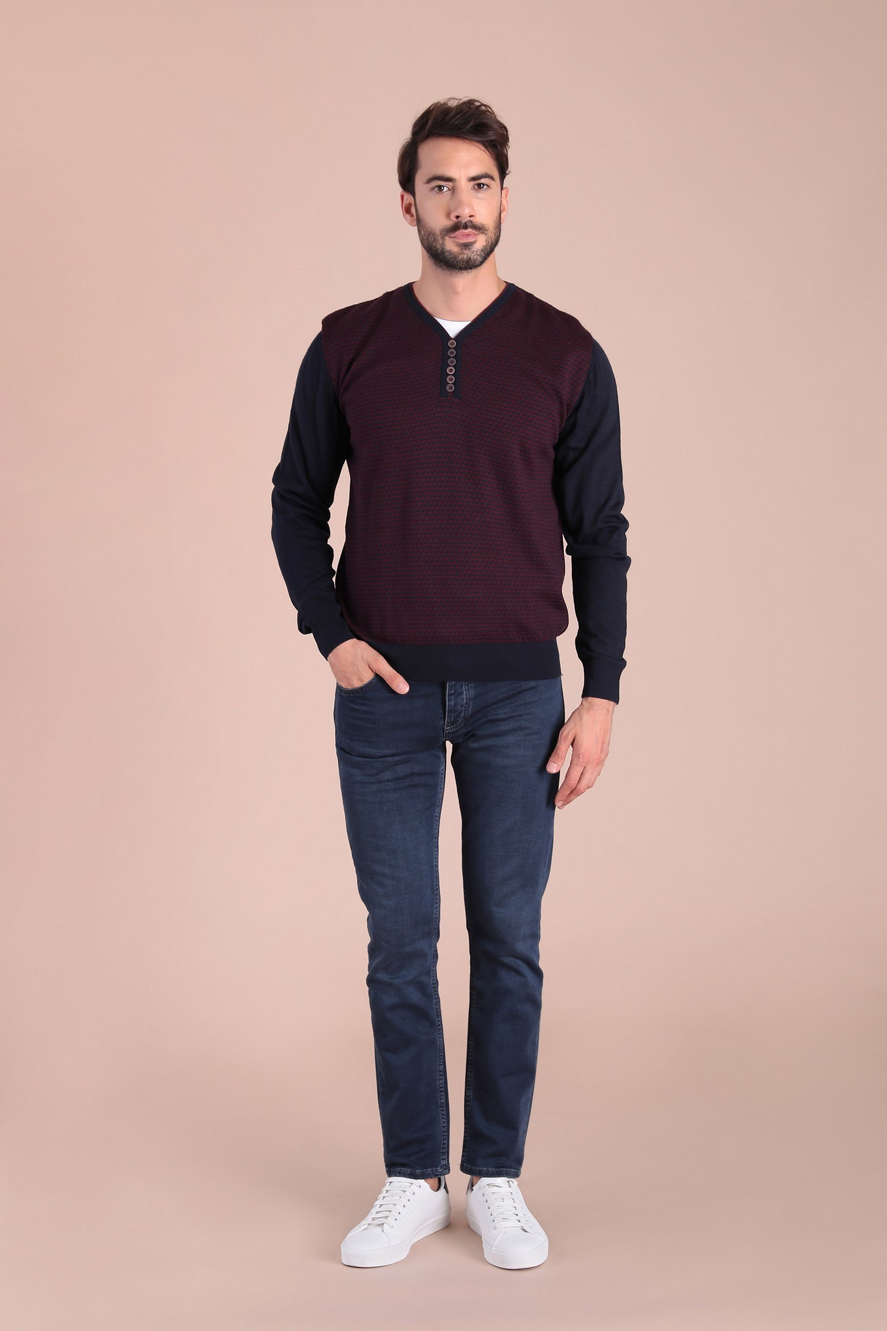 Ferraro V Yaka Superfine Yün Kazak