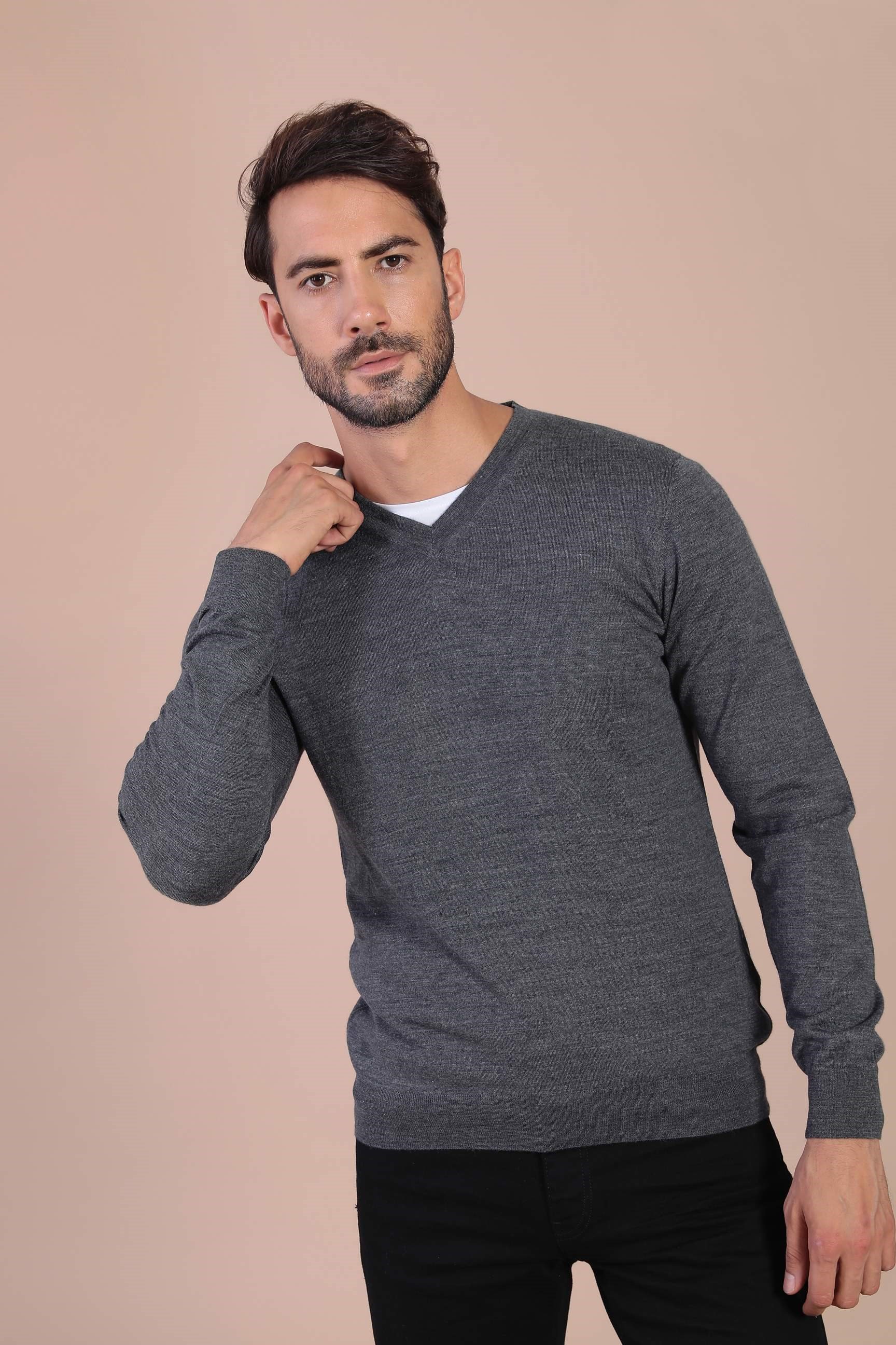 Ferraro V Yaka Superfine Yün Kazak