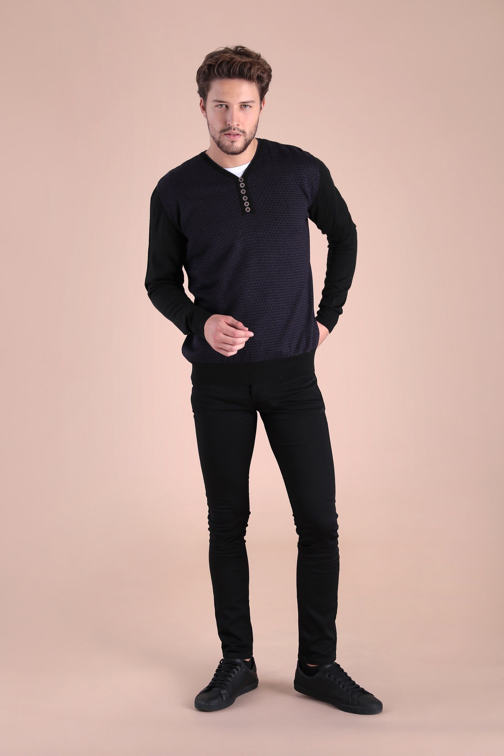 Ferraro V Yaka Superfine Yün Kazak