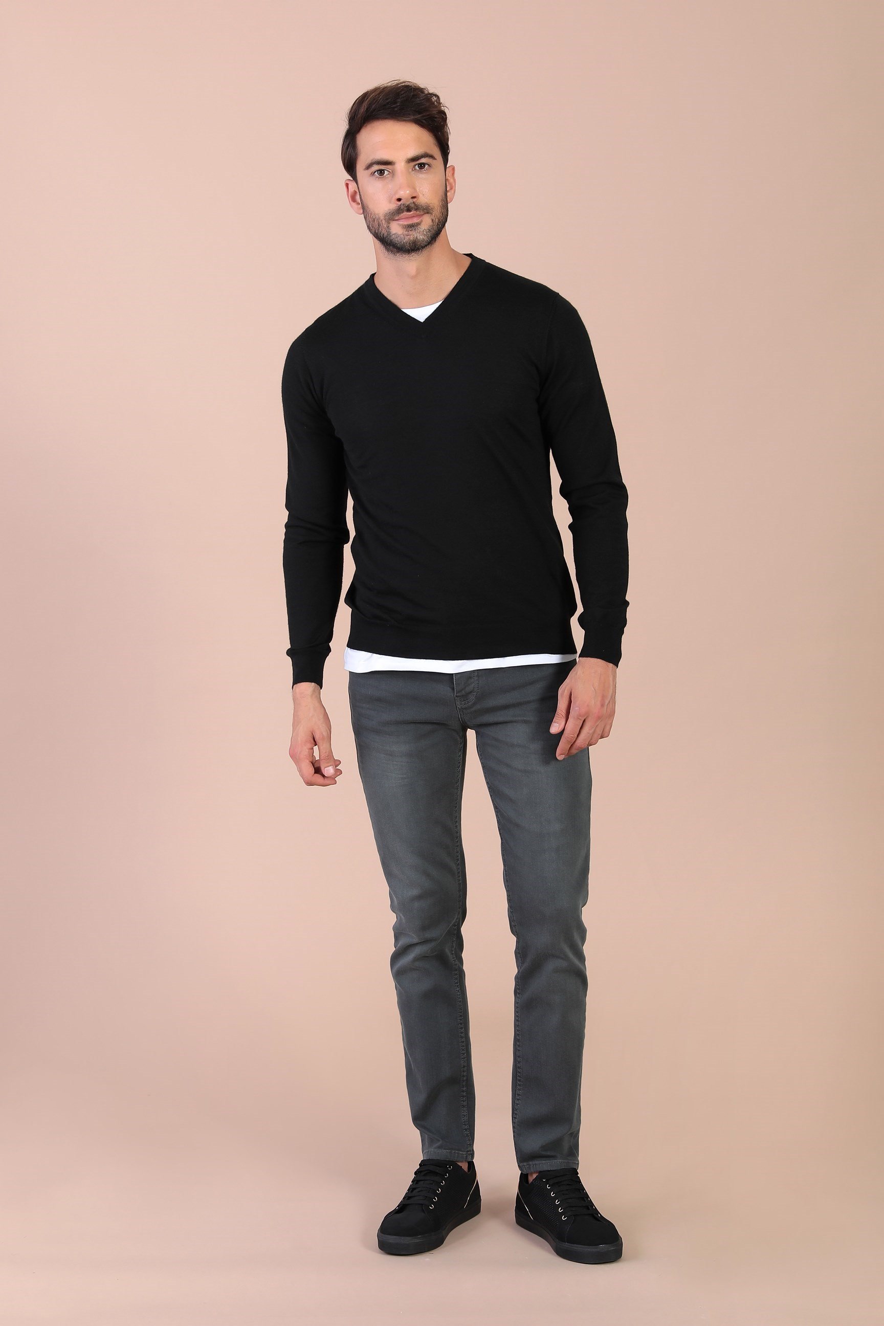 Ferraro V Yaka Superfine Yün Kazak