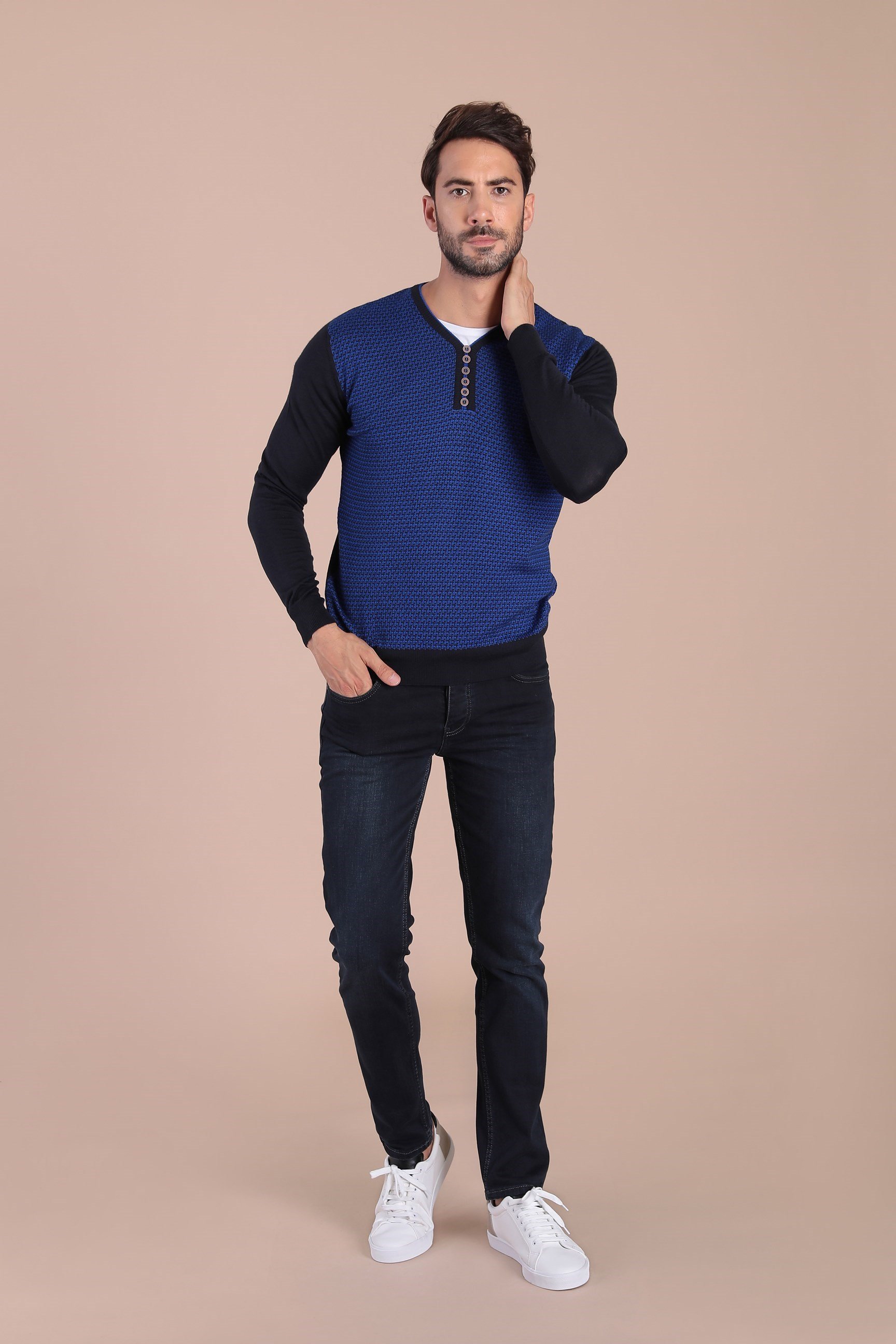 Ferraro V Yaka Superfine Yün Kazak