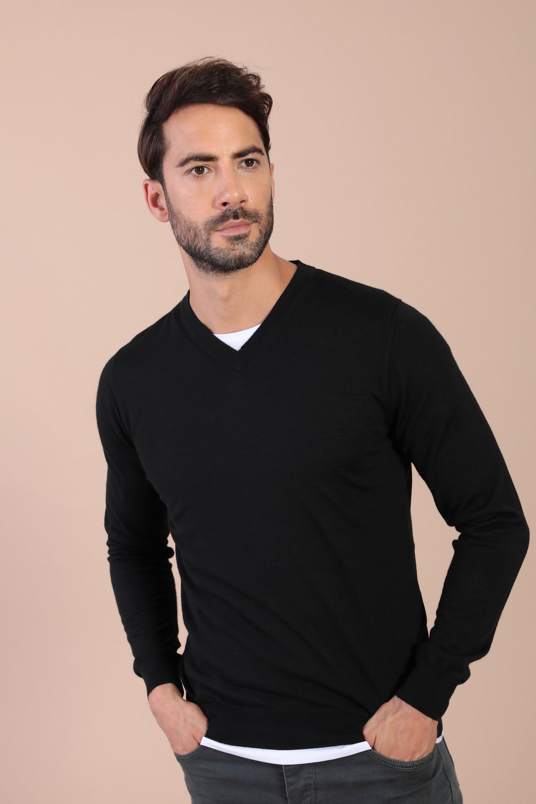 Ferraro V Yaka Superfine Yün Kazak