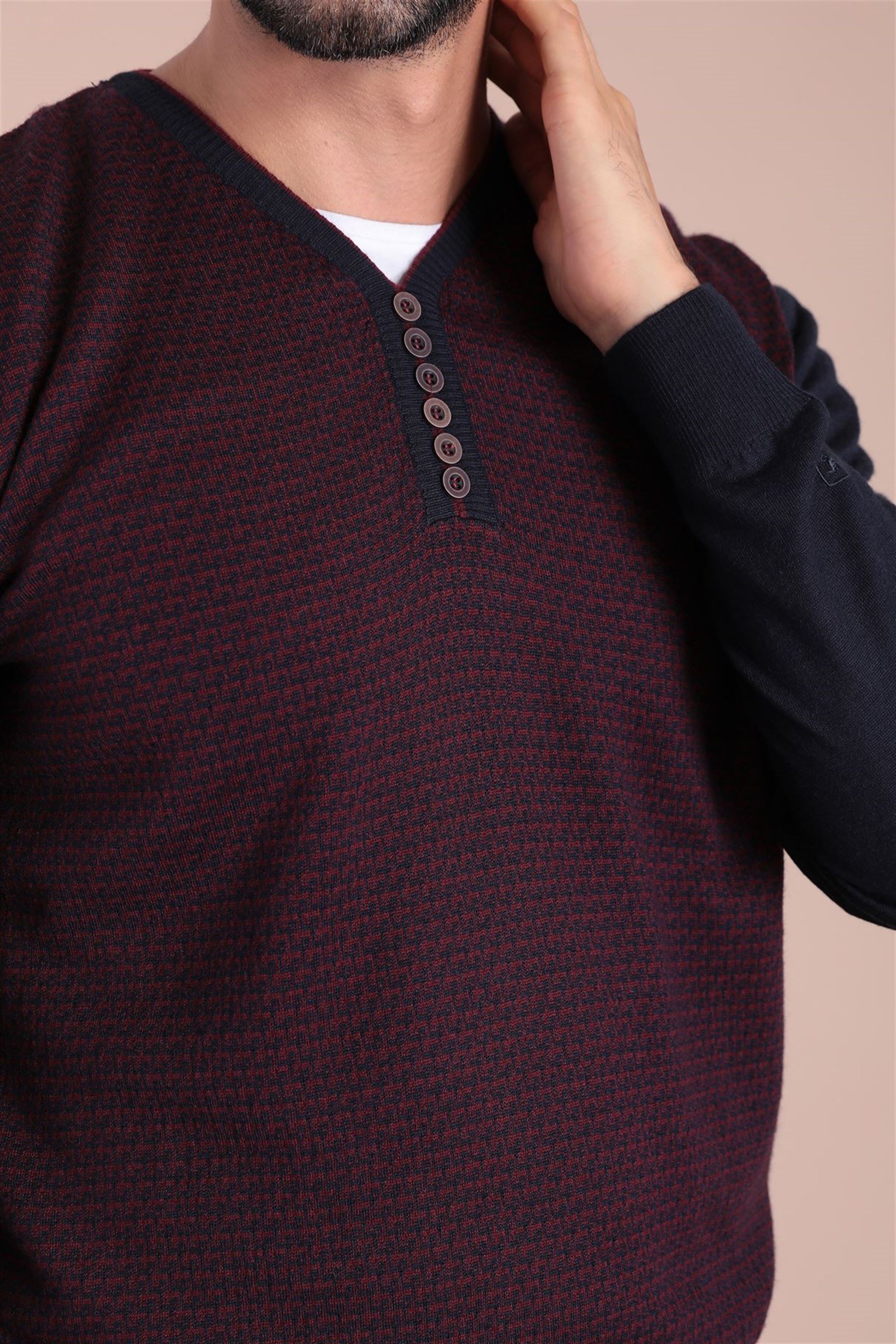 Ferraro V Yaka Superfine Yün Kazak