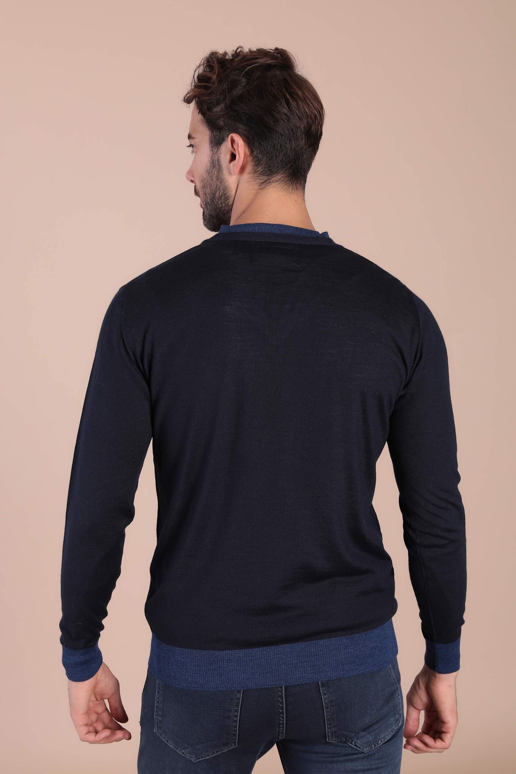 Ferraro V Yaka Superfine Yün Kazak