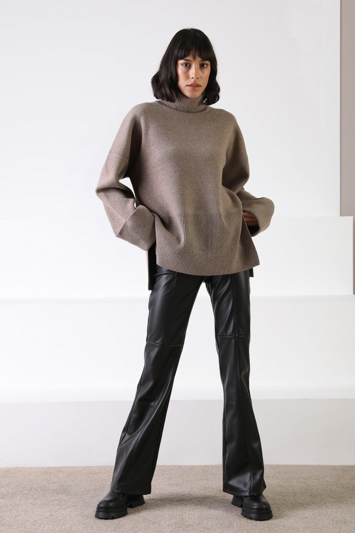 Ferraro Vizon Uzun Kollu Balıkçı Yaka Kaşmirli Kadın Triko Kazak