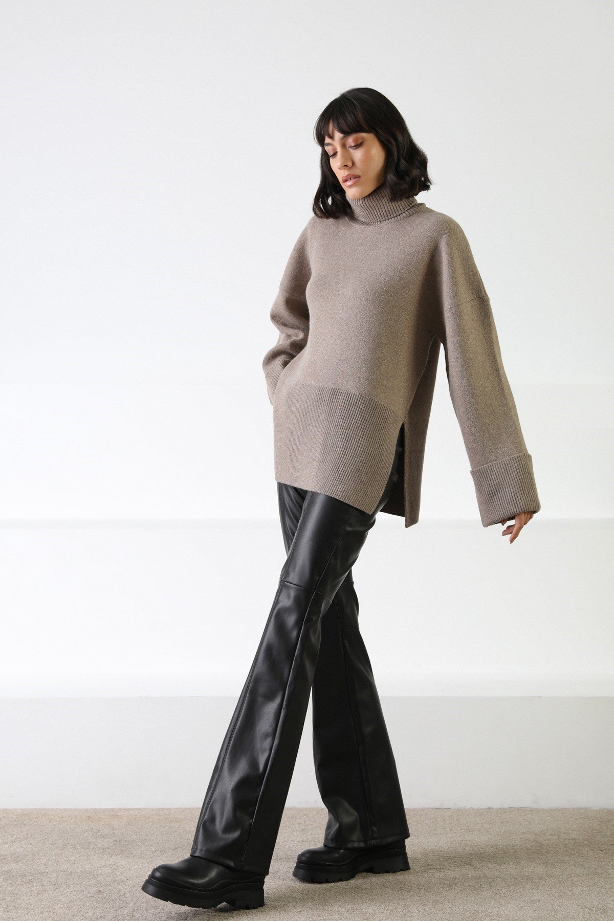 Ferraro Vizon Uzun Kollu Balıkçı Yaka Kaşmirli Kadın Triko Kazak