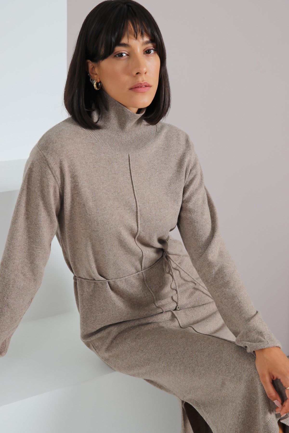 Ferraro Vizon Uzun Kollu Balıkçı Yaka Yırtmaçlı Kadın Triko Elbise