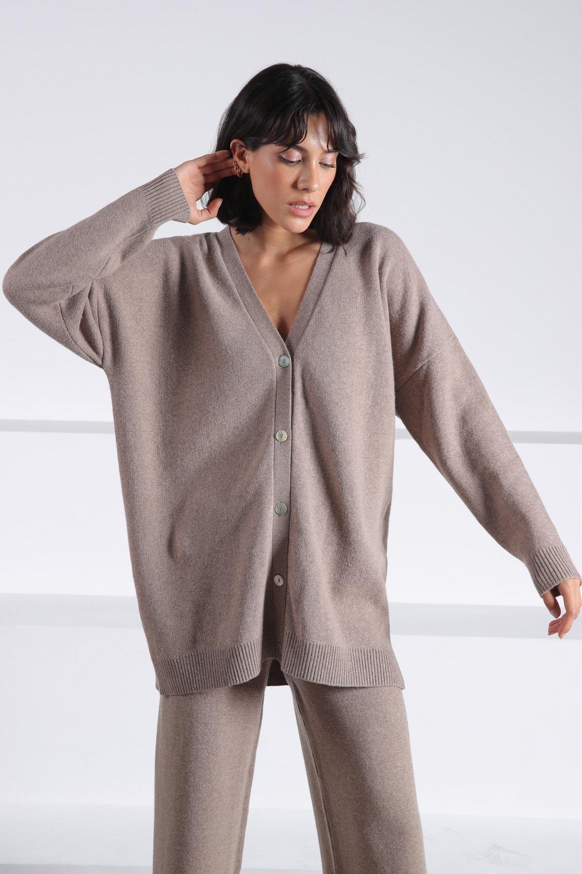 Ferraro Vizon Uzun Kollu Ceket Yaka Kaşmirli Kadın Triko Ceket