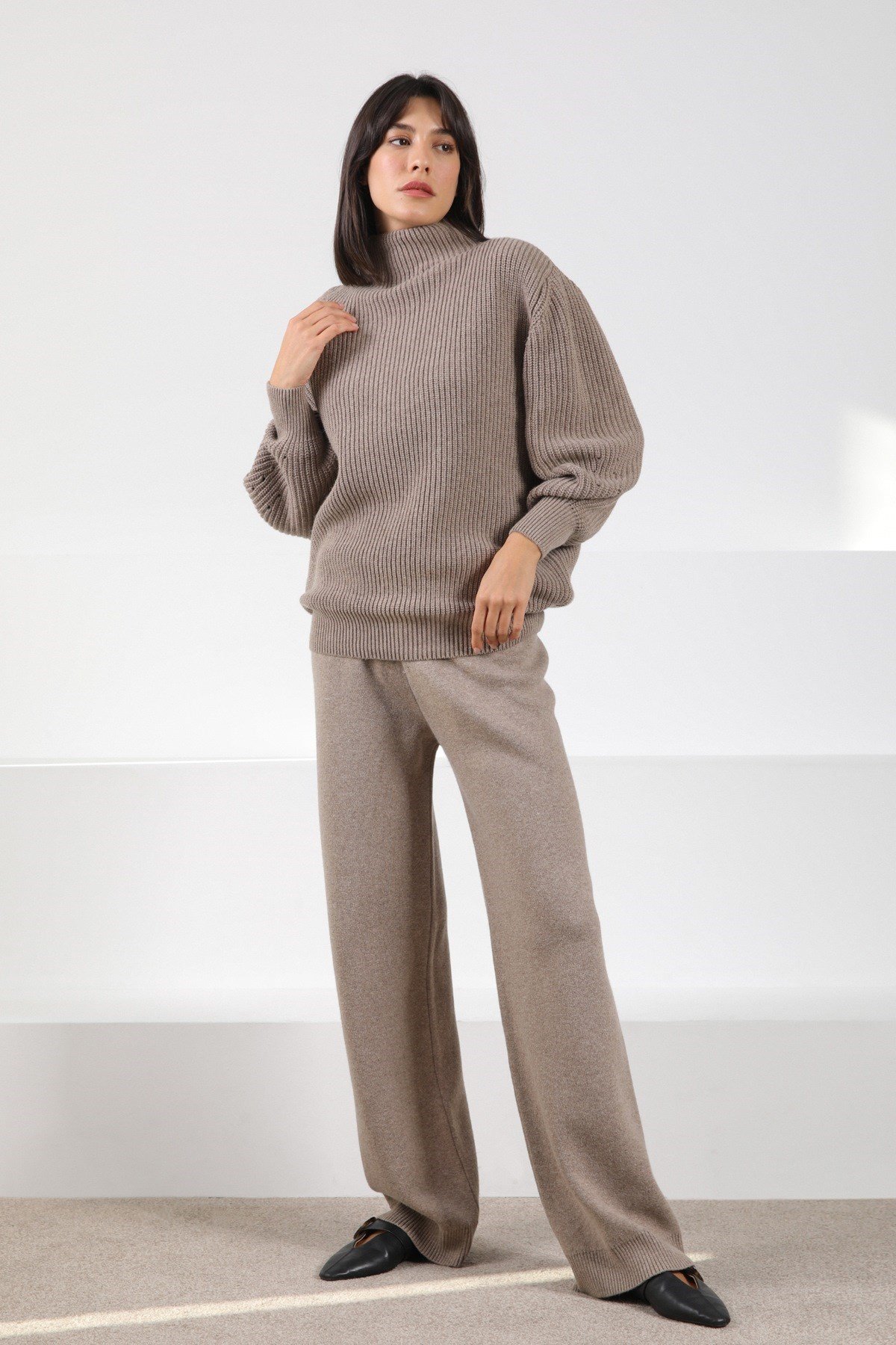 Ferraro Vizon Uzun Kollu Omuz Detaylı Kaşmirli Kadın Triko Kazak