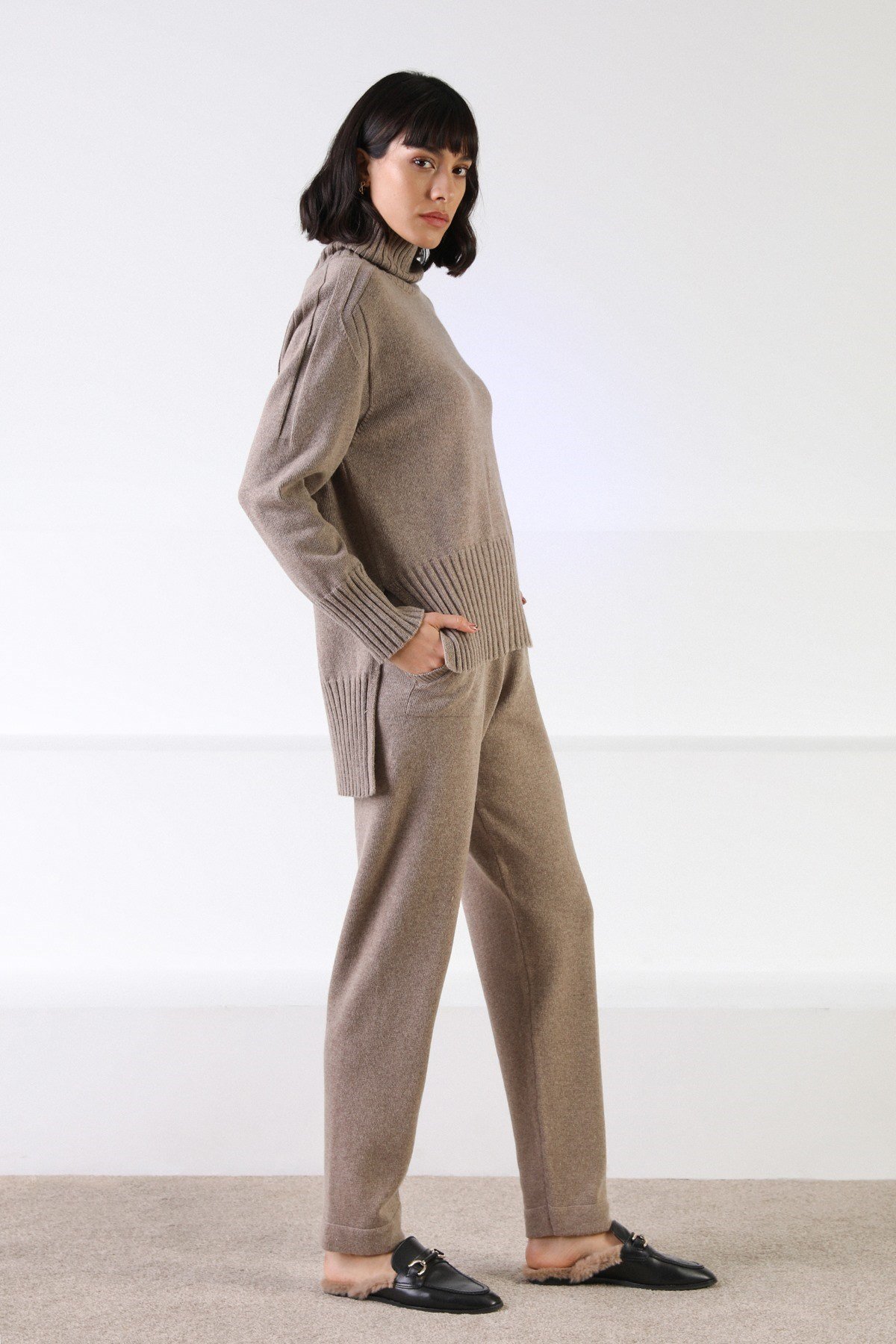 Ferraro Vizon Uzun Kollu Yarım Balıkçı Yaka Kaşmirli Kadın Triko Kazak