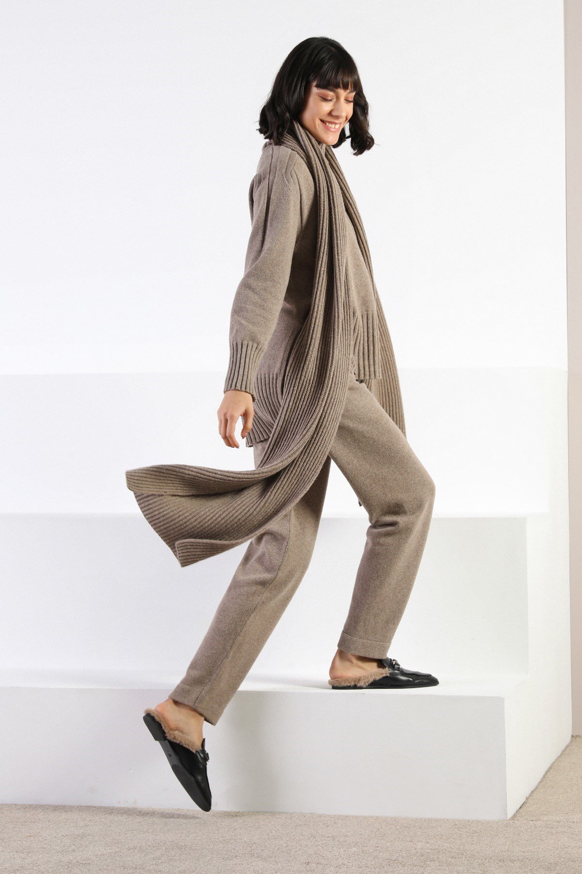 Ferraro Vizon Uzun Kollu Yarım Balıkçı Yaka Kaşmirli Kadın Triko Kazak