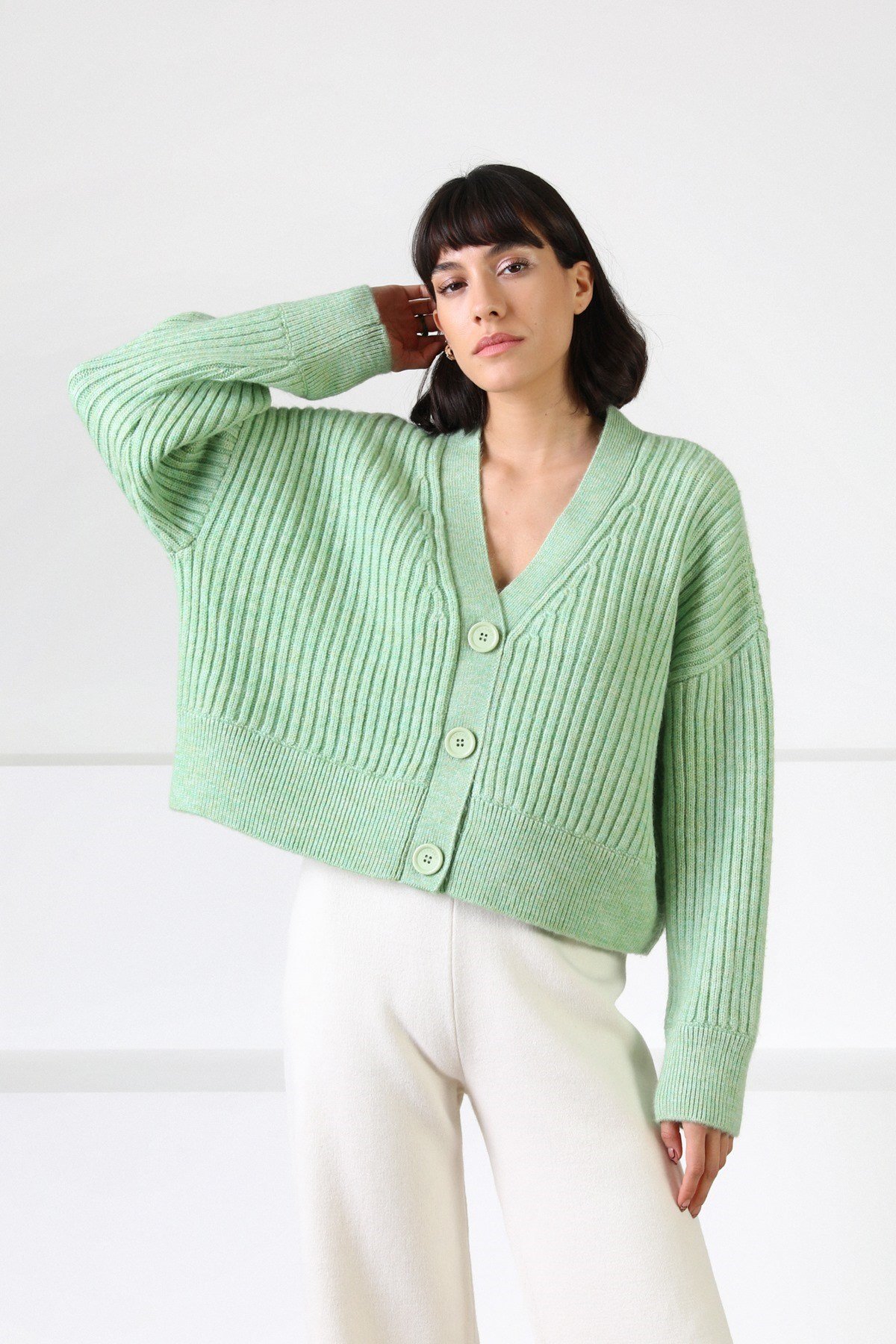 Ferraro Yeşil Düşük Omuz Yün Kadın Triko Hırka