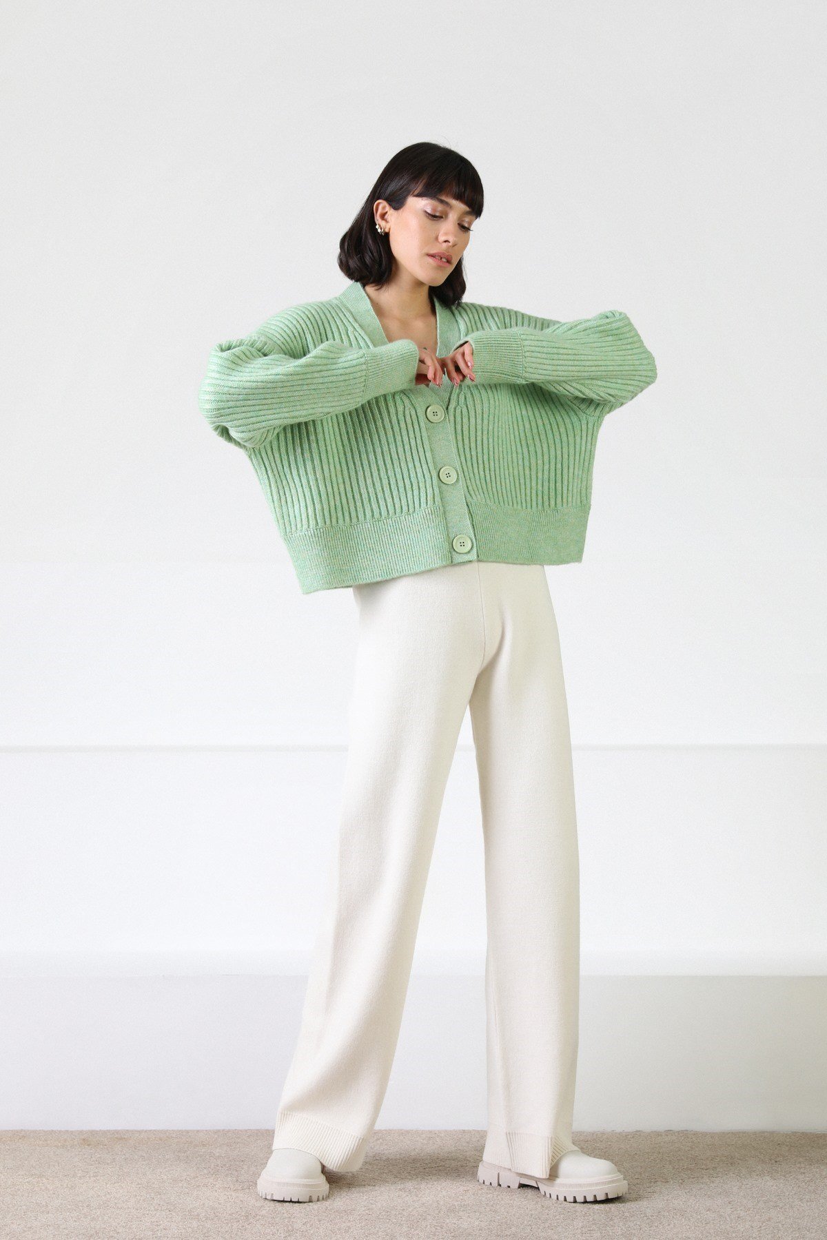 Ferraro Yeşil Düşük Omuz Yün Kadın Triko Hırka