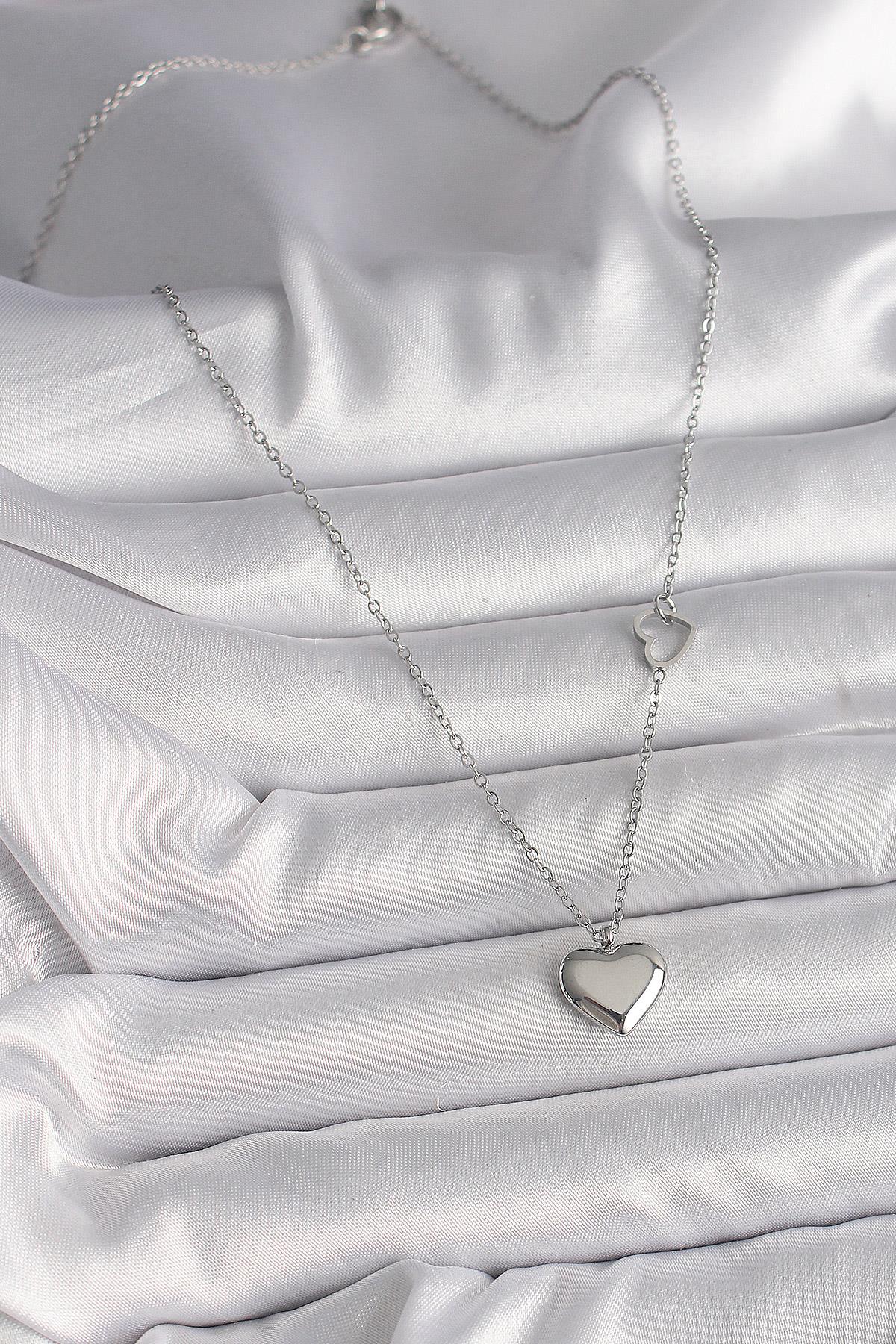 316L Çelik Gümüş Renk Zincir Kalp Detay Kalp Figür Kadın Kolye
